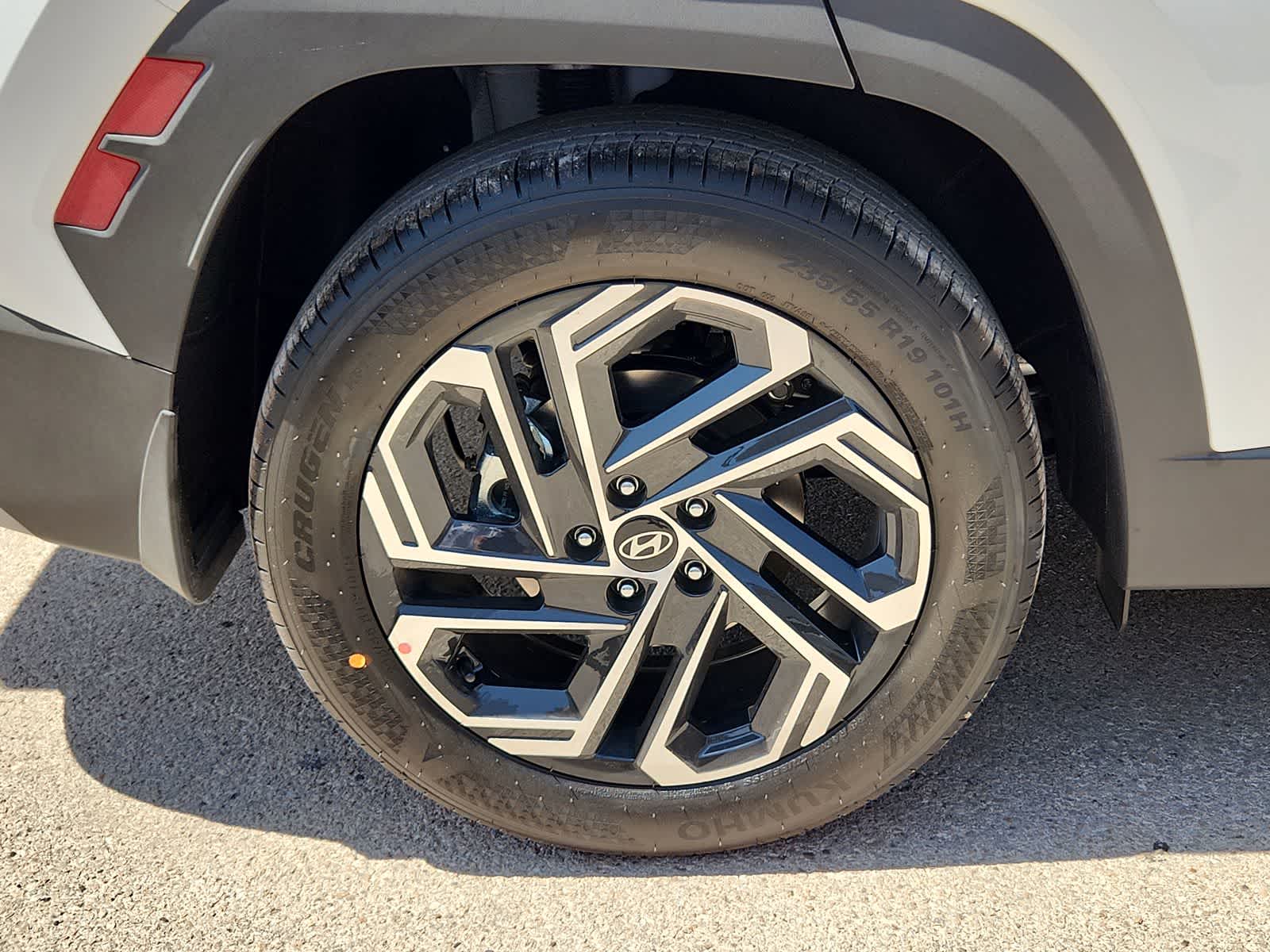new 2025 Hyundai Tucson car, priced at $41,195