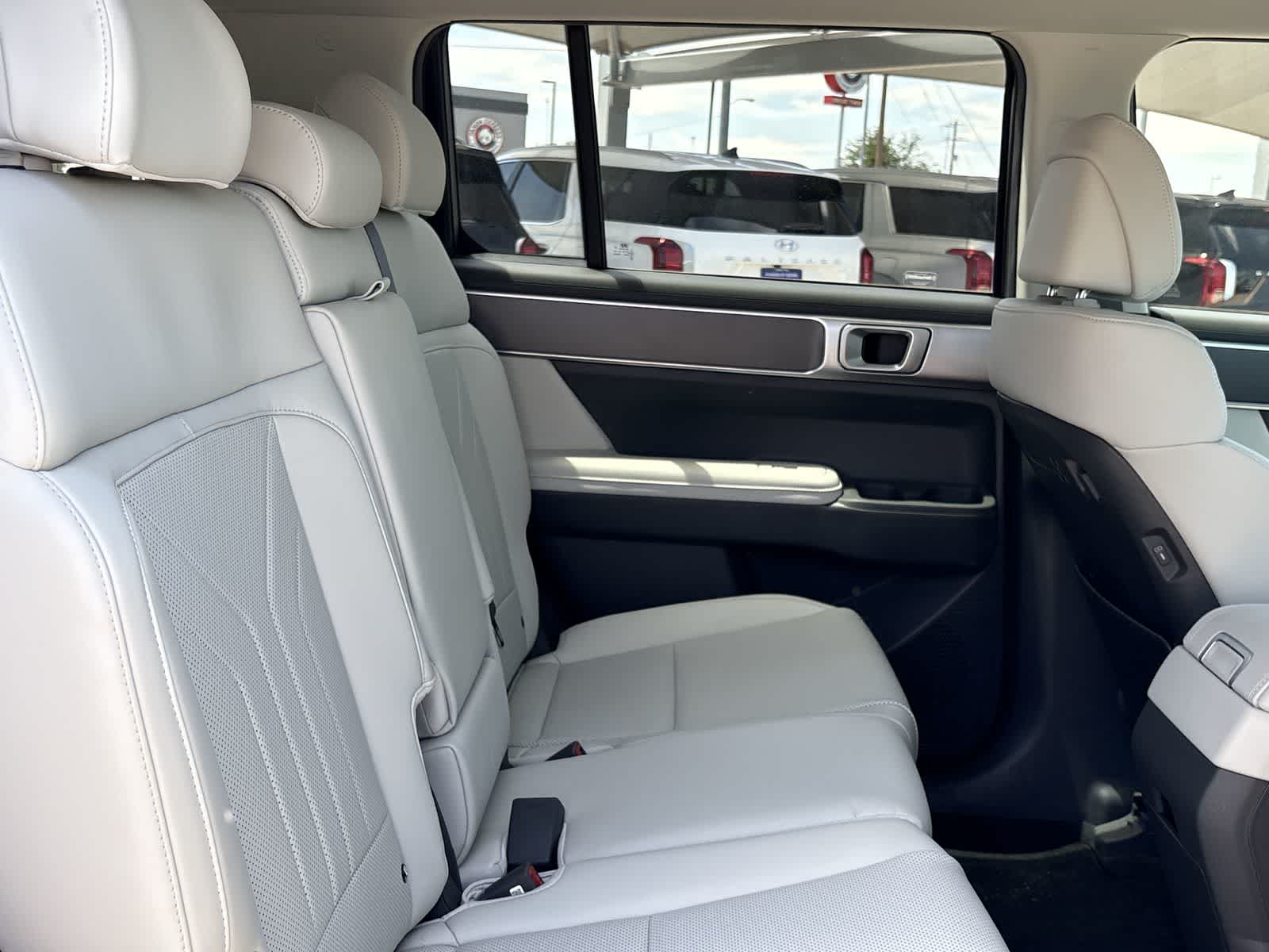 used 2025 Hyundai Santa Fe car, priced at $31,999
