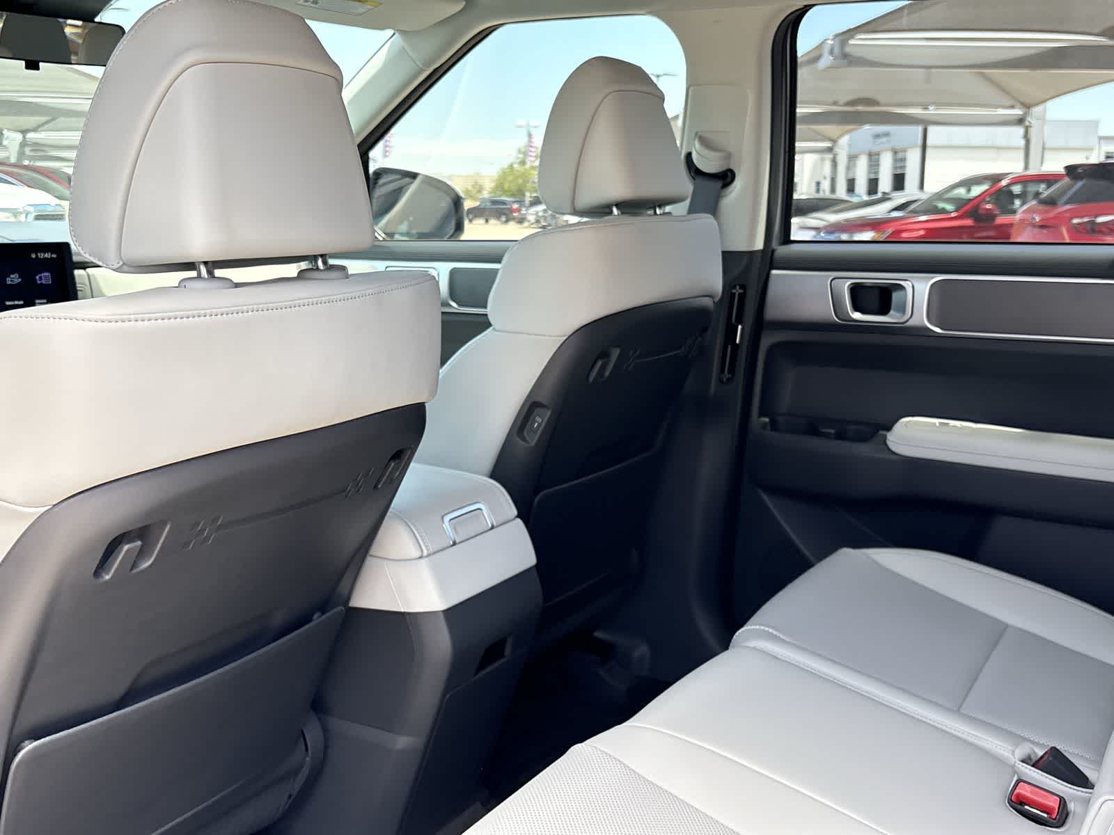used 2025 Hyundai Santa Fe car, priced at $31,999
