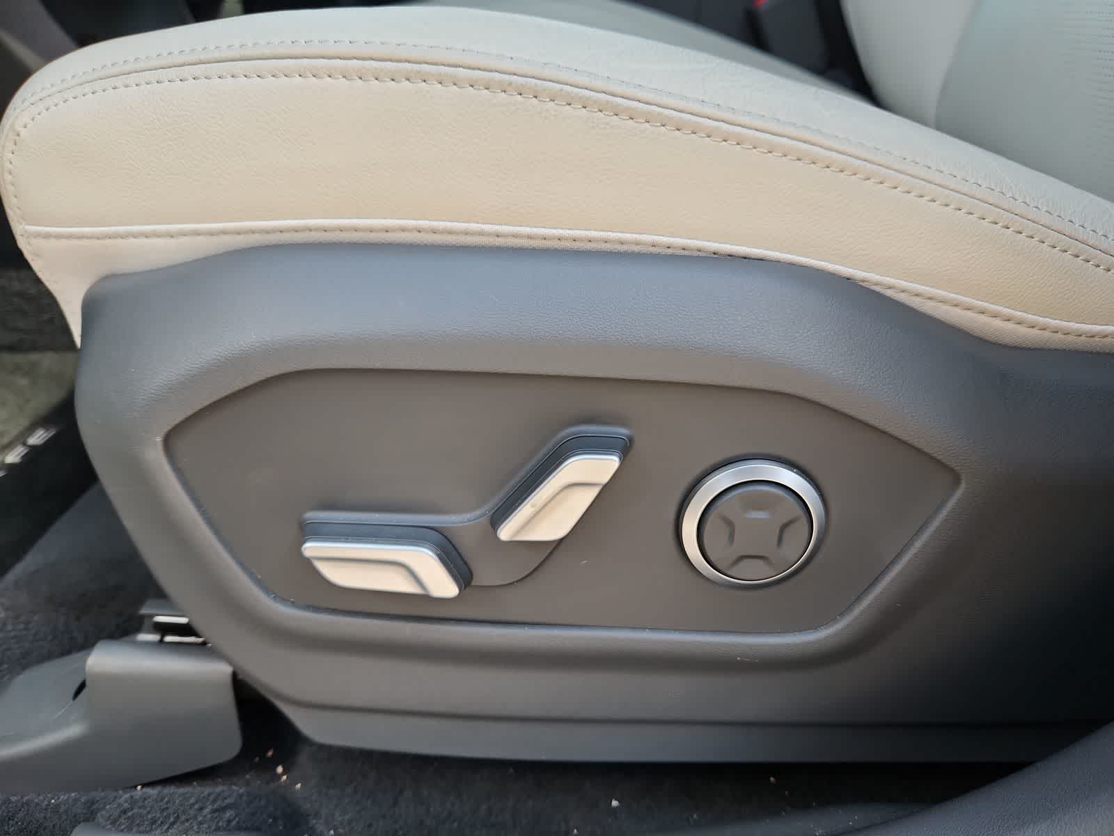 used 2025 Hyundai Santa Fe Hybrid car, priced at $42,999