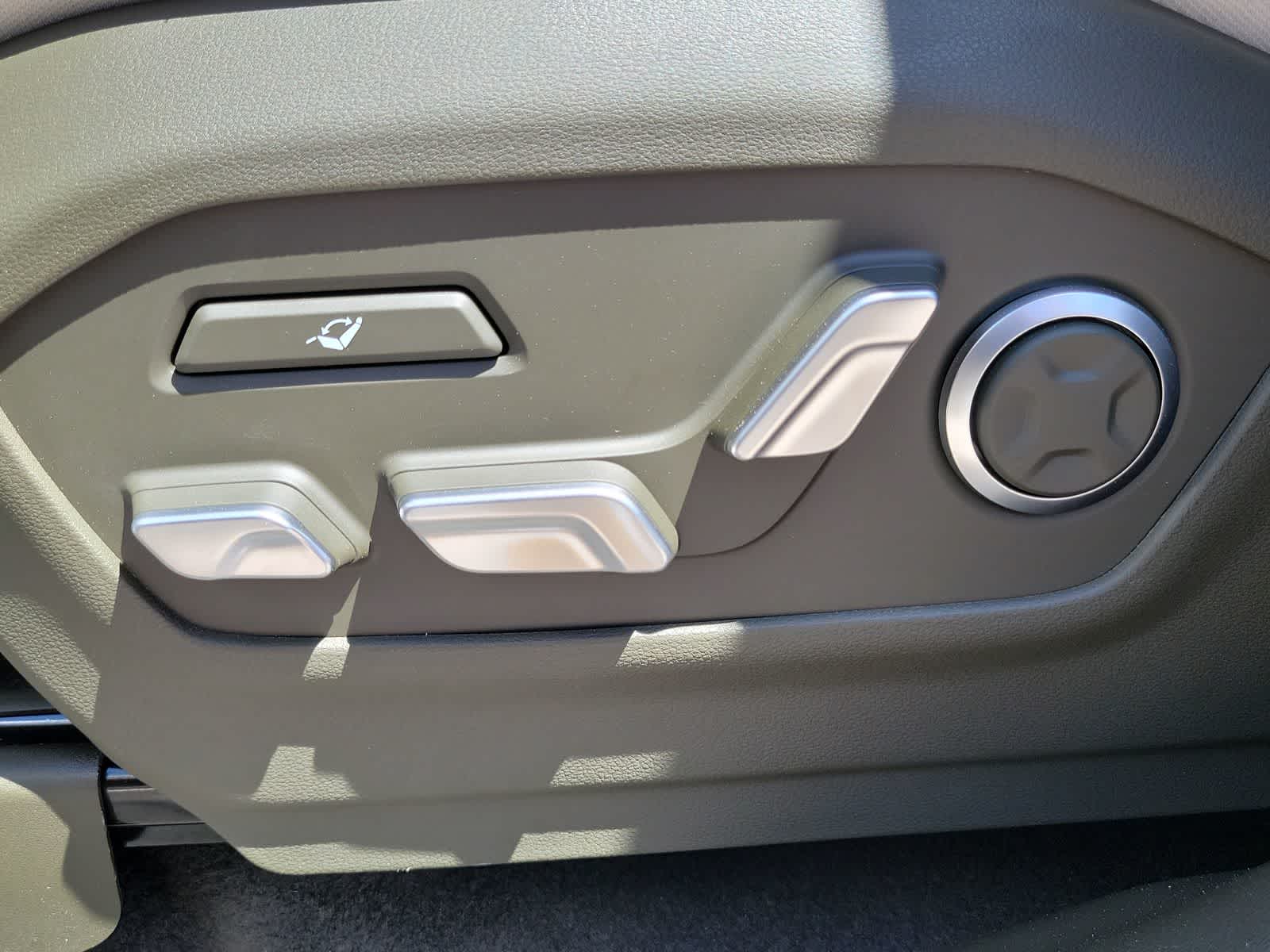new 2025 Hyundai Santa Fe car, priced at $48,600
