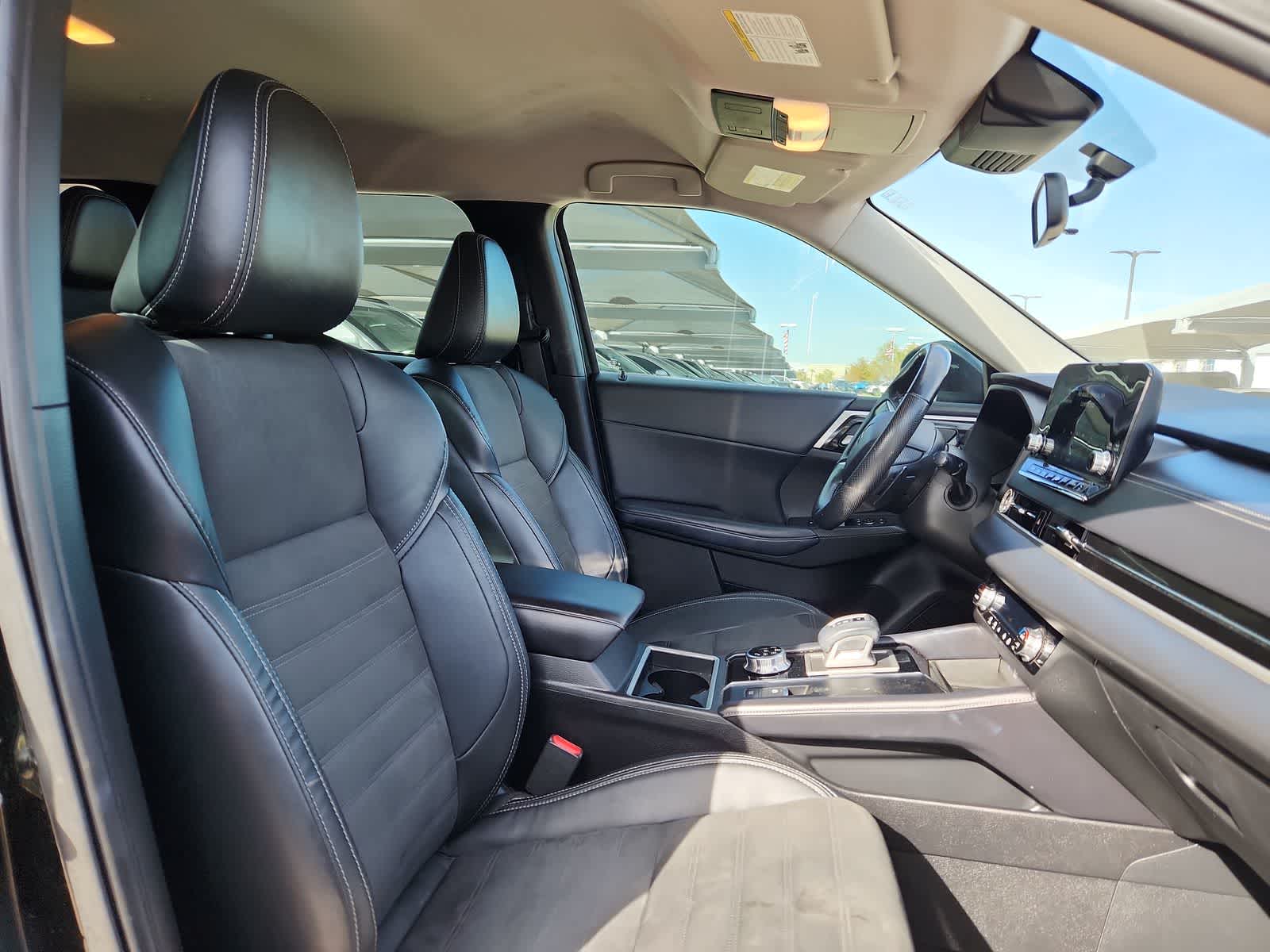 used 2023 Mitsubishi Outlander car, priced at $23,999