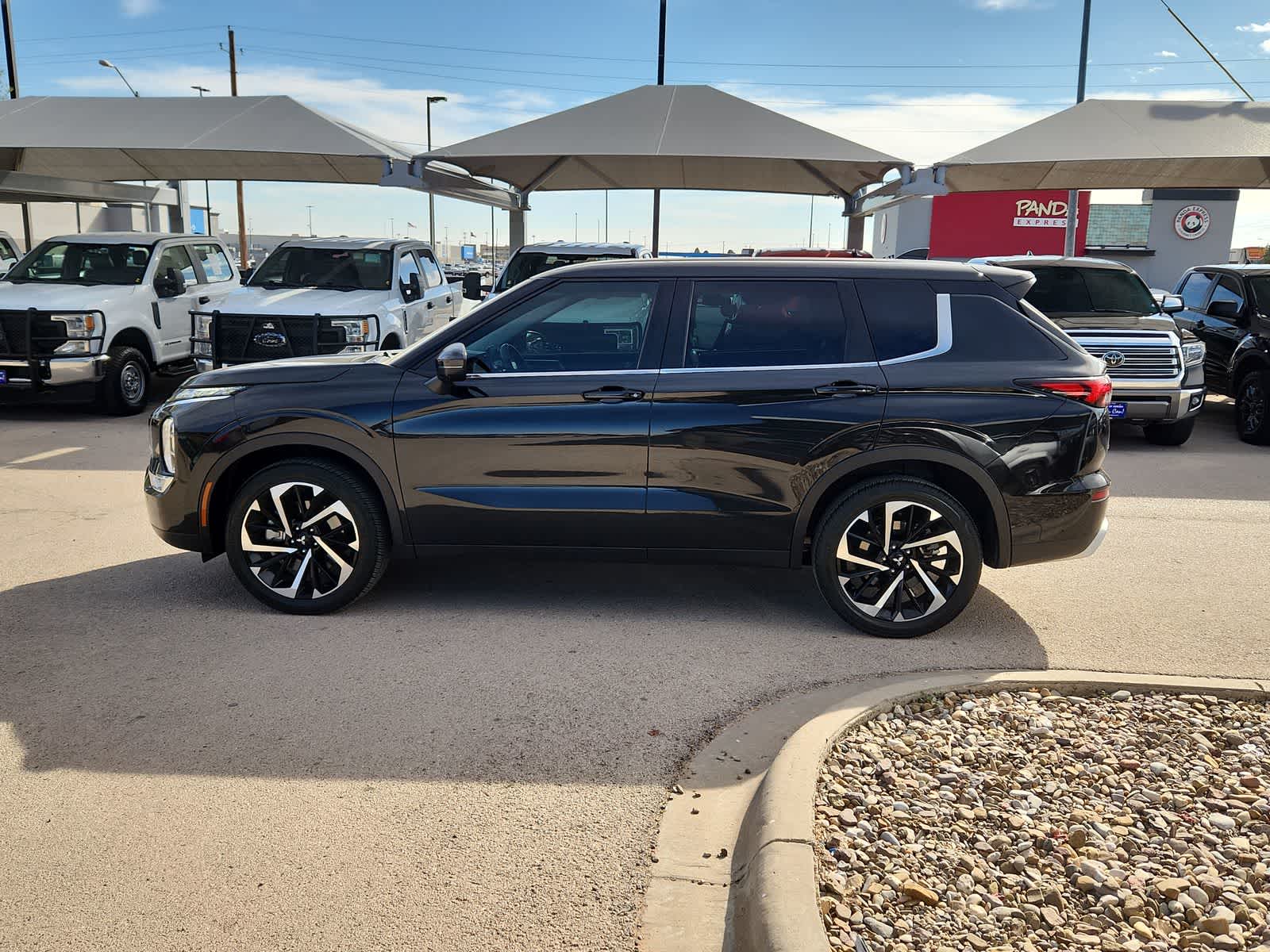 used 2023 Mitsubishi Outlander car, priced at $23,999
