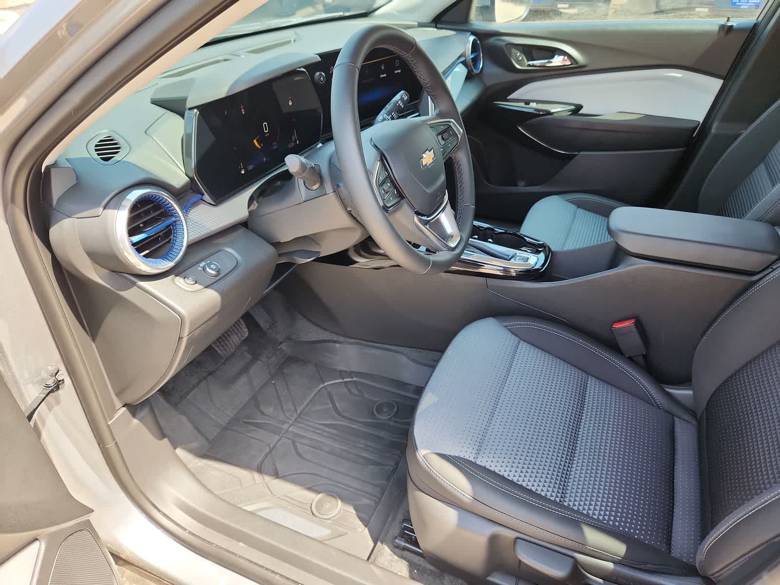 used 2025 Chevrolet Trax car, priced at $27,999