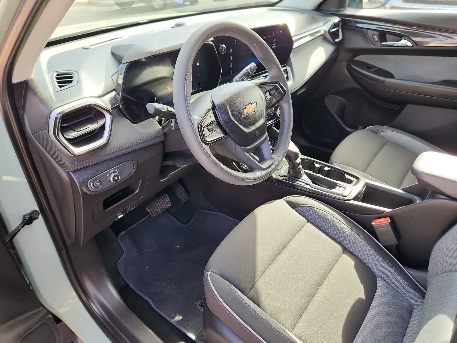 used 2025 Chevrolet TrailBlazer car, priced at $21,999