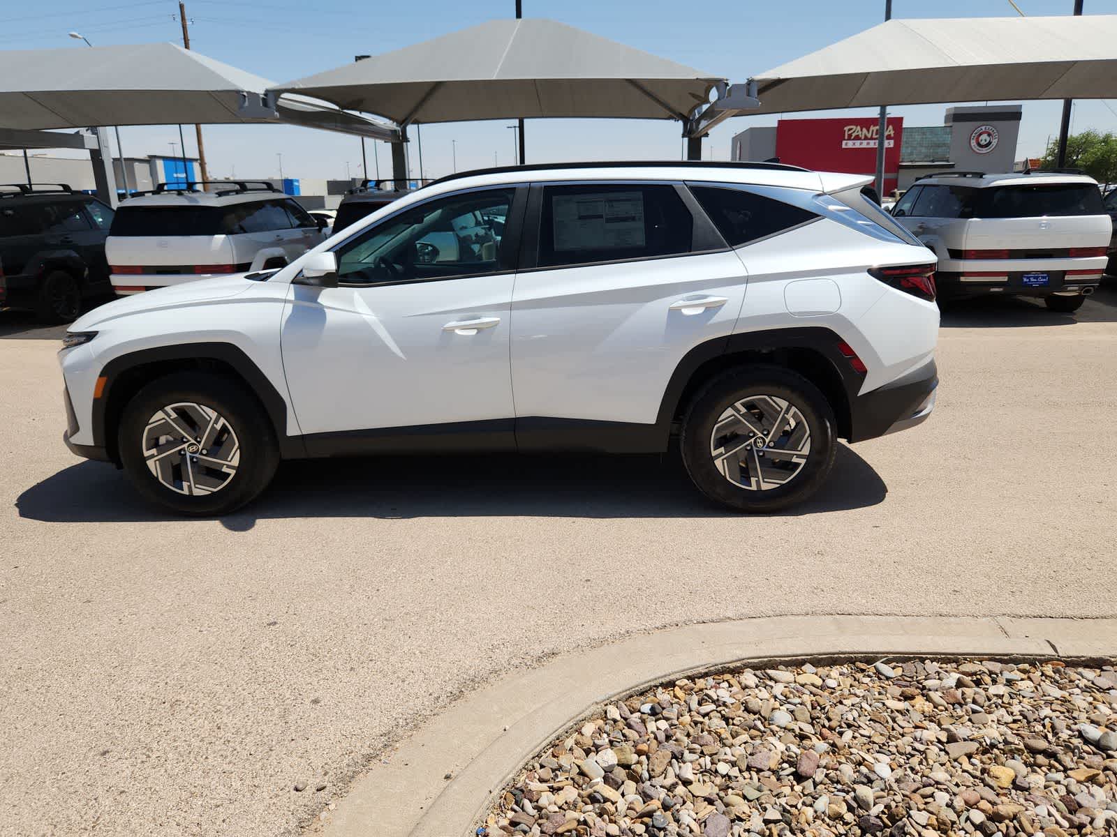 new 2025 Hyundai Tucson Hybrid car, priced at $35,905