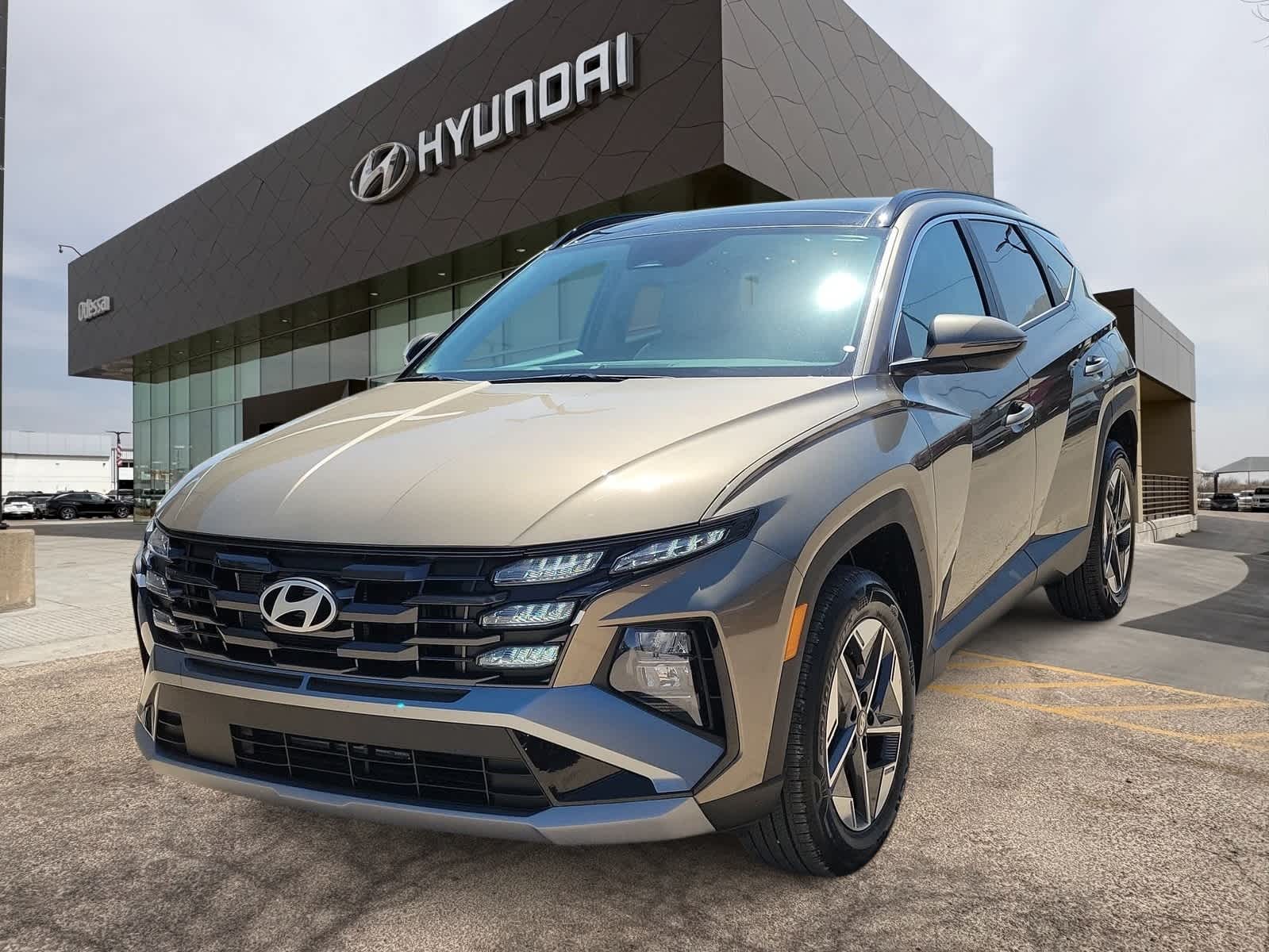 new 2025 Hyundai Tucson Hybrid car, priced at $38,660