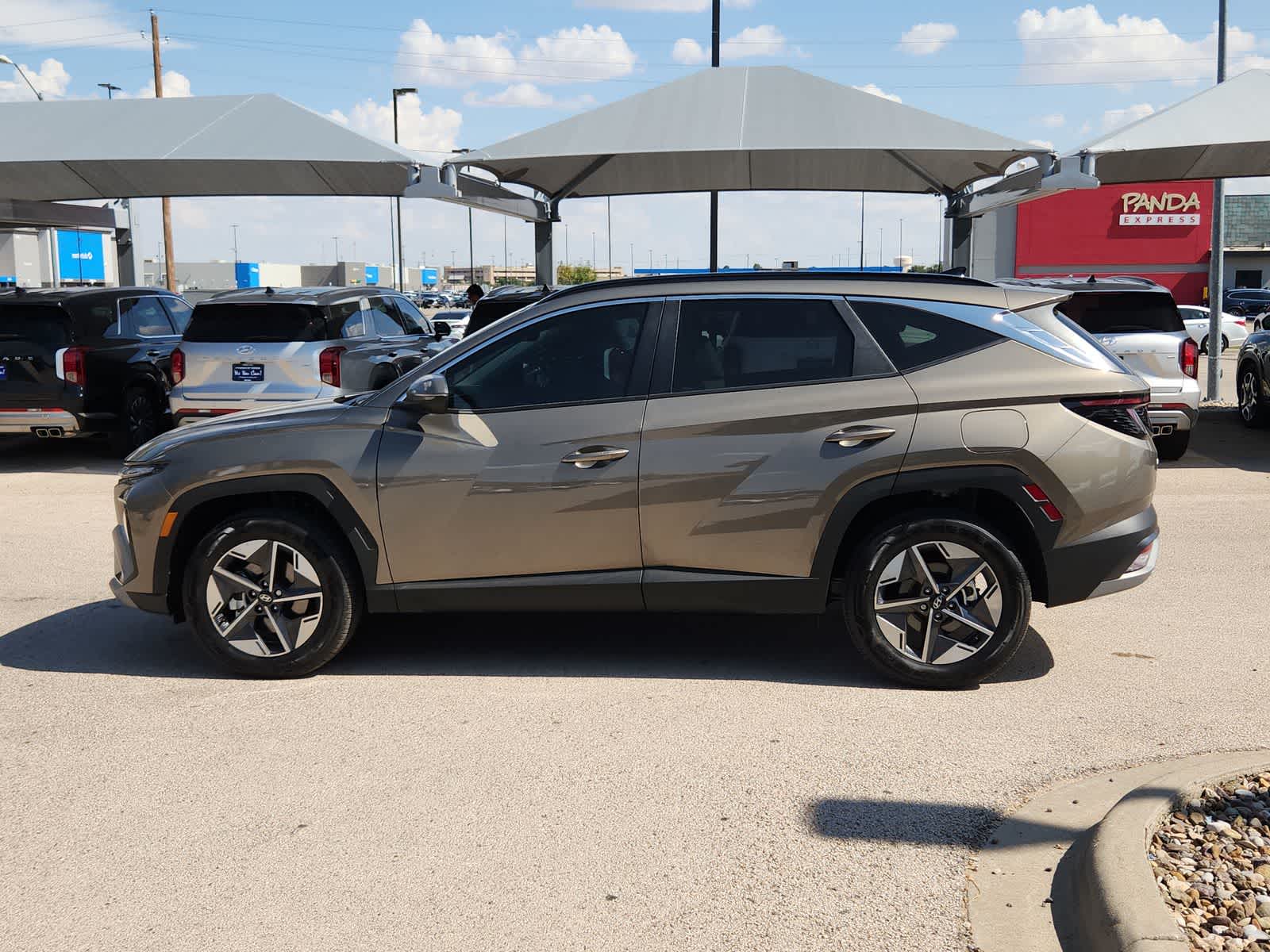 new 2025 Hyundai Tucson Hybrid car, priced at $38,660
