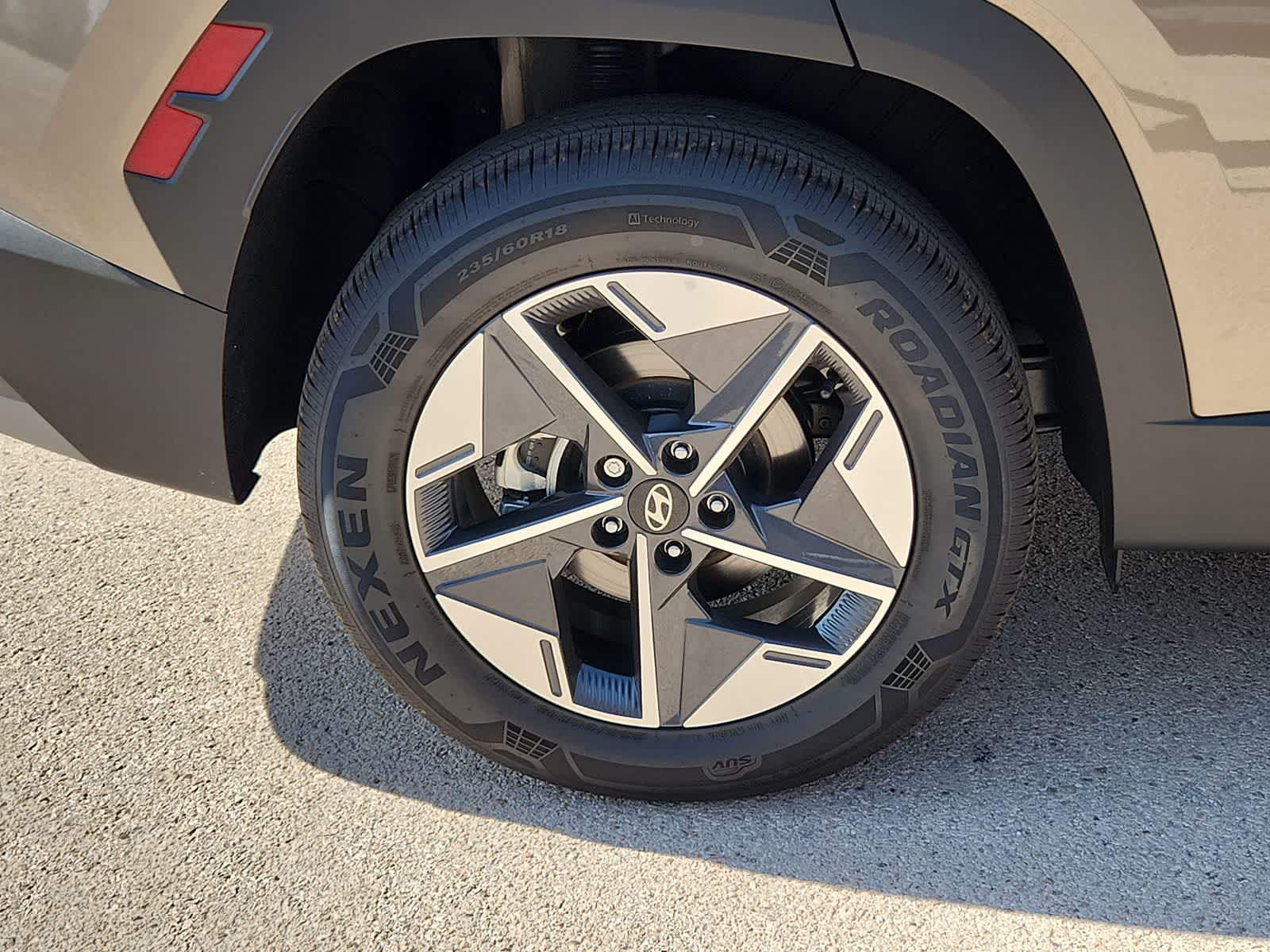 new 2025 Hyundai Tucson Hybrid car, priced at $38,660