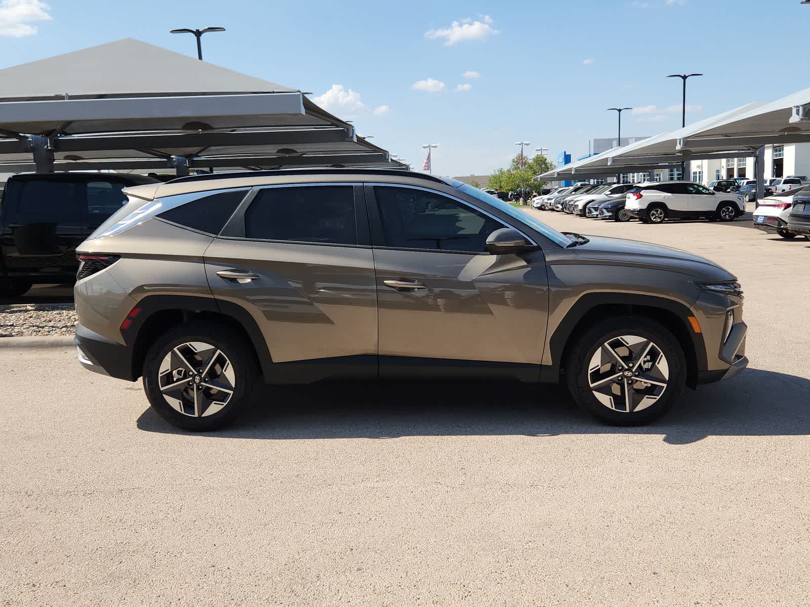 new 2025 Hyundai Tucson Hybrid car, priced at $38,660