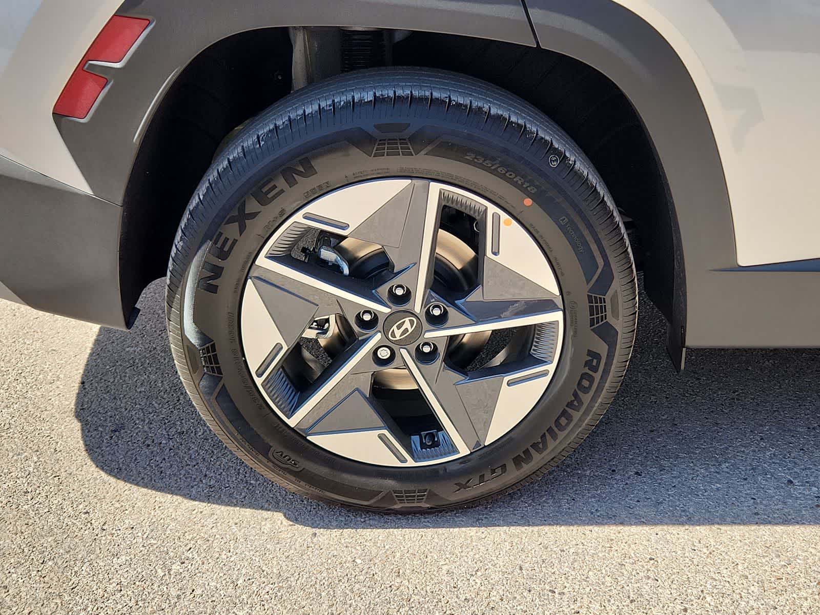 new 2025 Hyundai Tucson Hybrid car, priced at $38,475