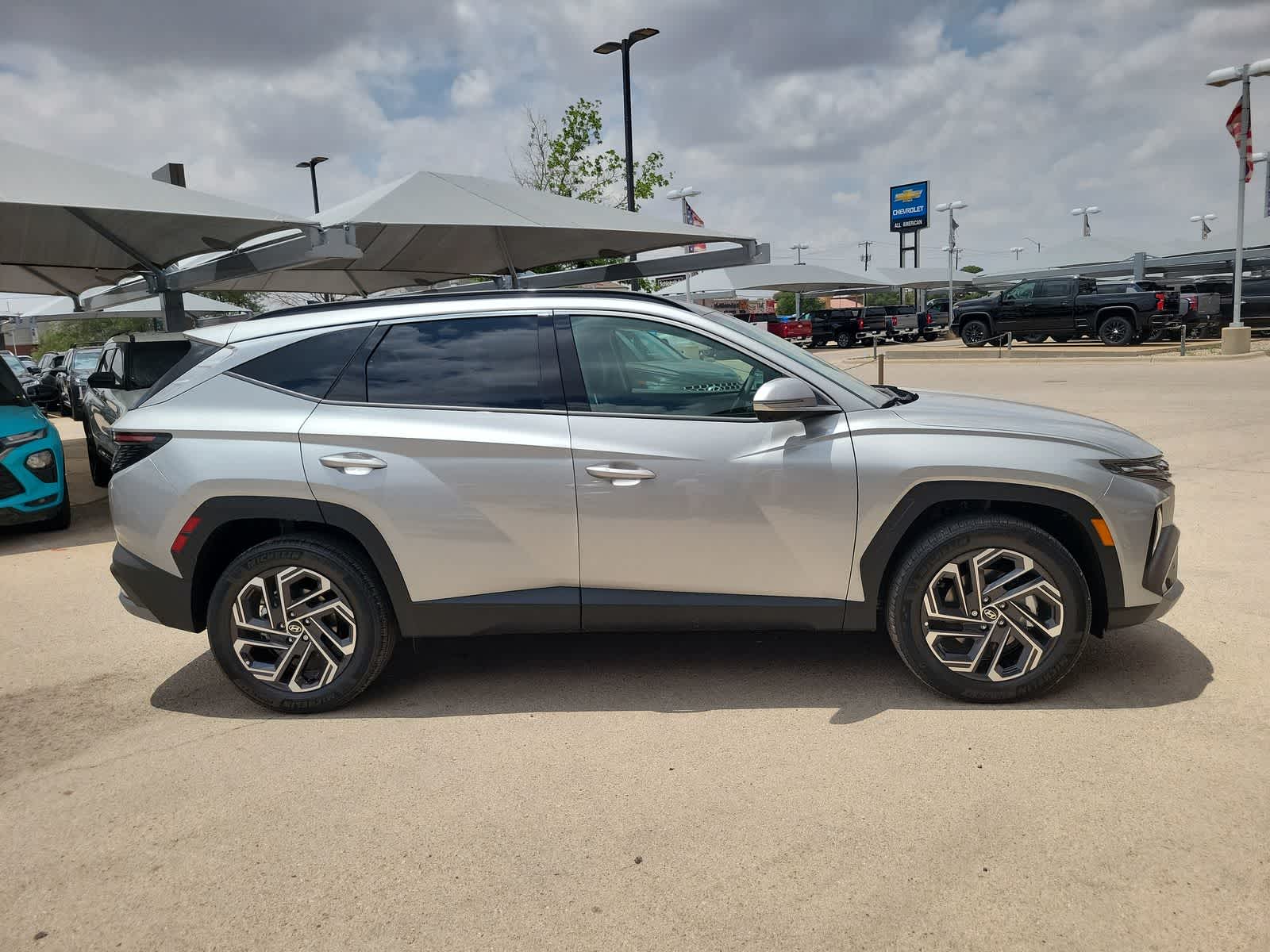 new 2025 Hyundai Tucson Hybrid car, priced at $43,290