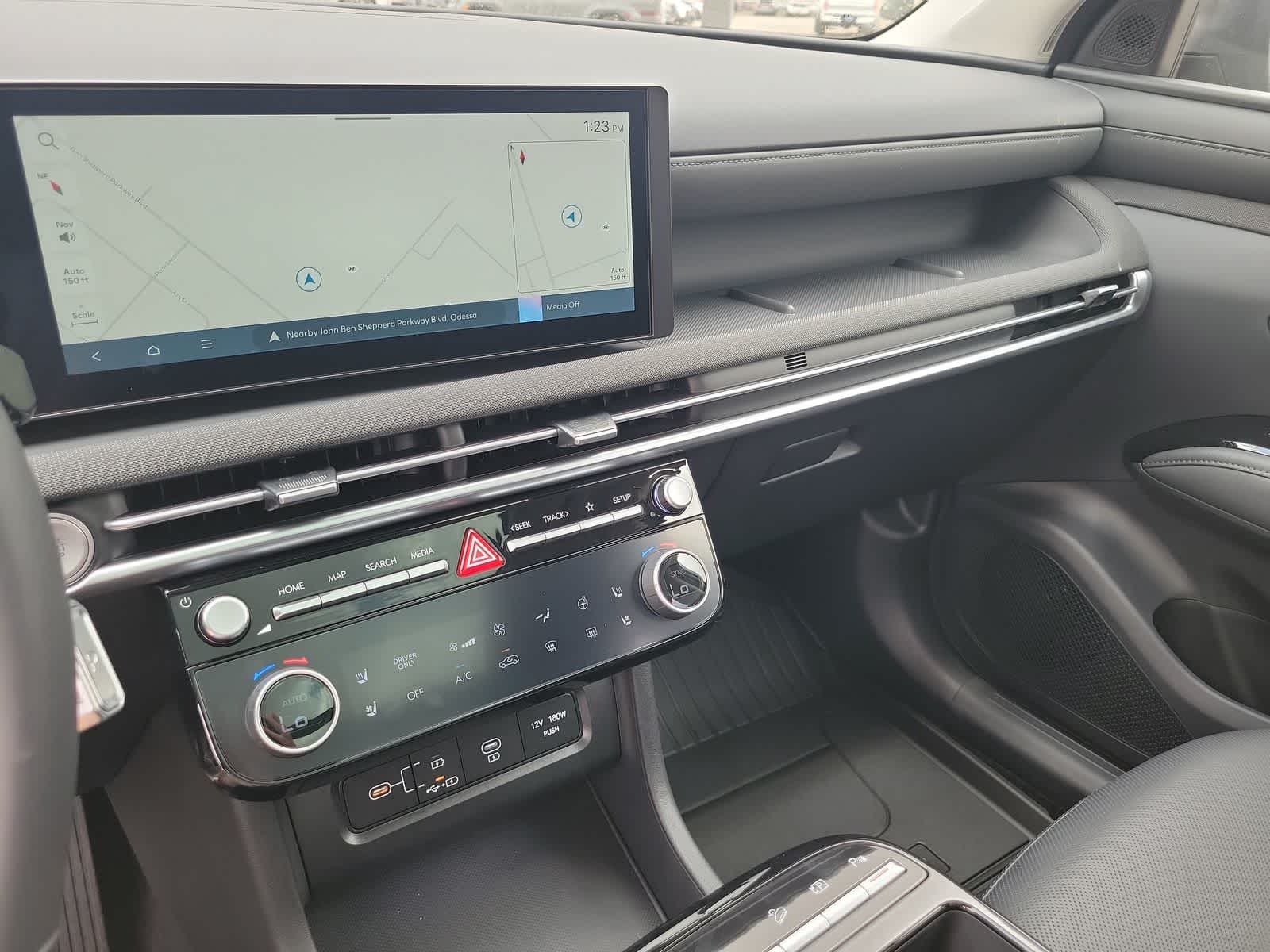 new 2025 Hyundai Tucson Hybrid car, priced at $43,290
