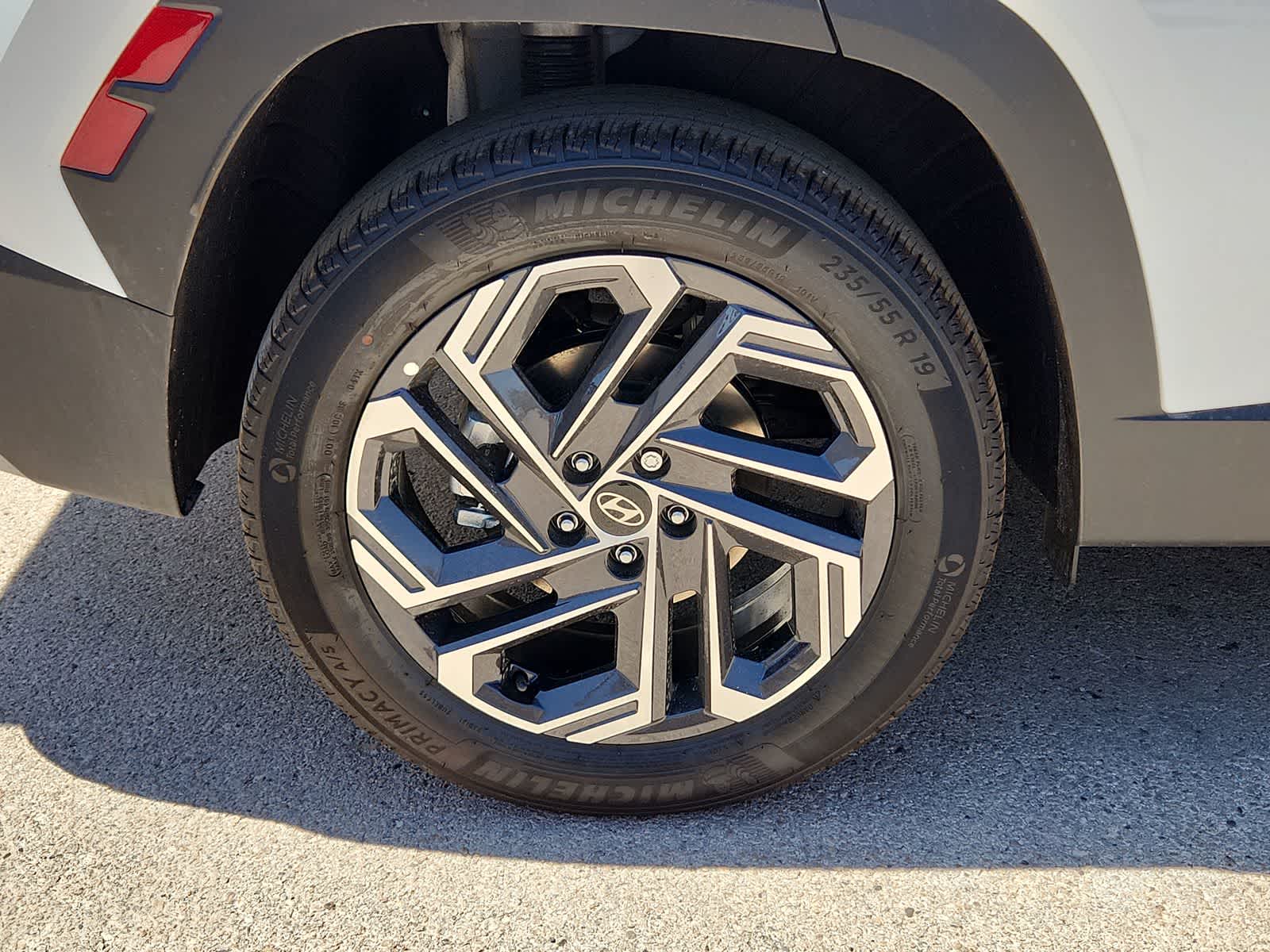 new 2025 Hyundai Tucson Hybrid car, priced at $43,860