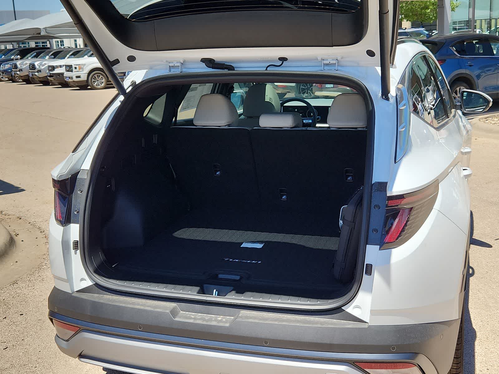new 2025 Hyundai Tucson Hybrid car, priced at $43,860