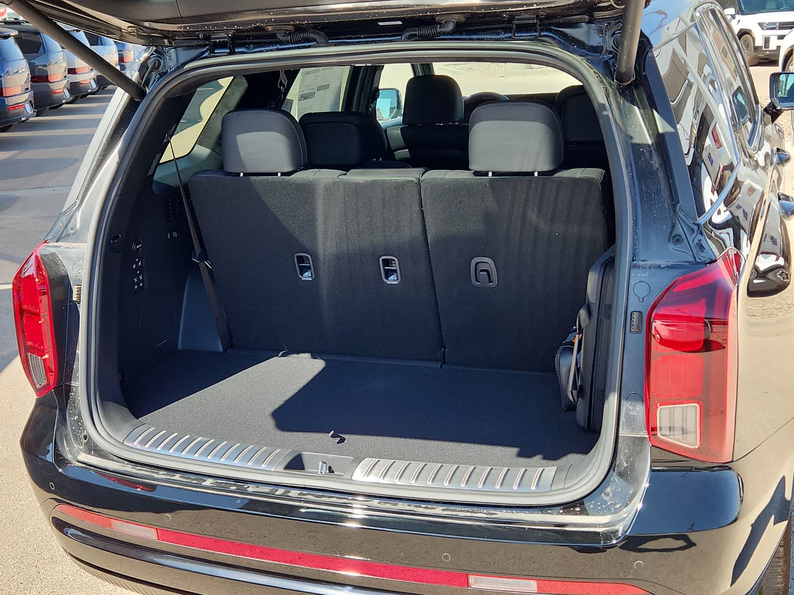 new 2025 Hyundai Palisade car, priced at $56,764