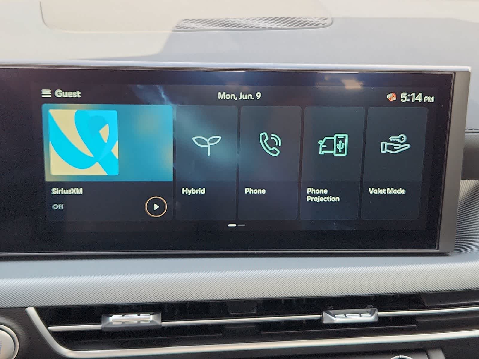 new 2025 Hyundai Sonata Hybrid car, priced at $31,178