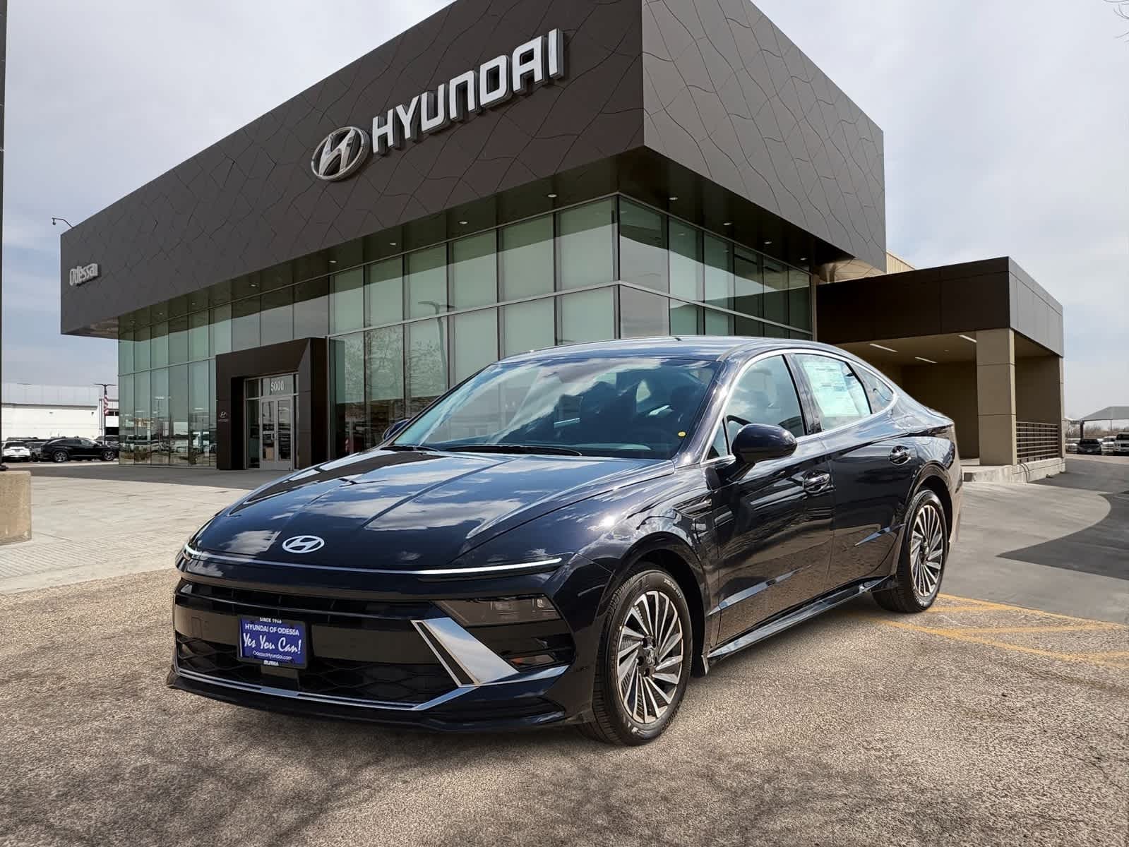 new 2025 Hyundai Sonata Hybrid car, priced at $33,178
