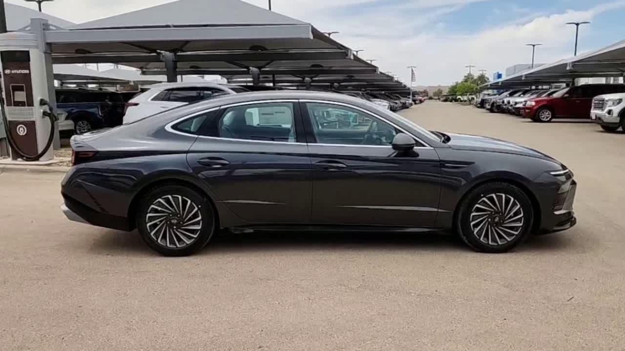 new 2025 Hyundai Sonata Hybrid car, priced at $33,820