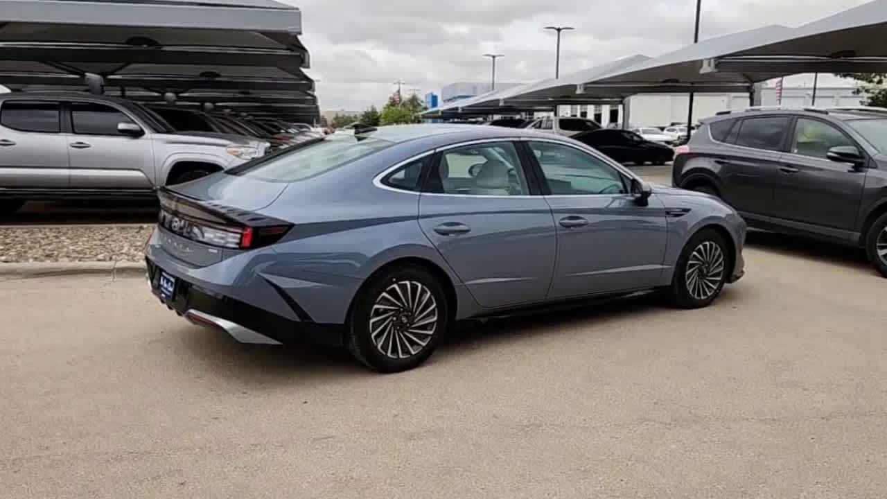 new 2025 Hyundai Sonata Hybrid car, priced at $32,995
