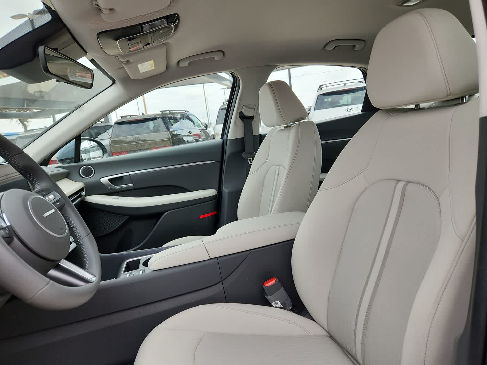 new 2025 Hyundai Sonata Hybrid car, priced at $32,995