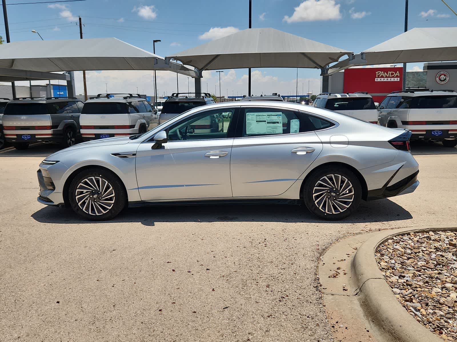 new 2025 Hyundai Sonata Hybrid car, priced at $33,080