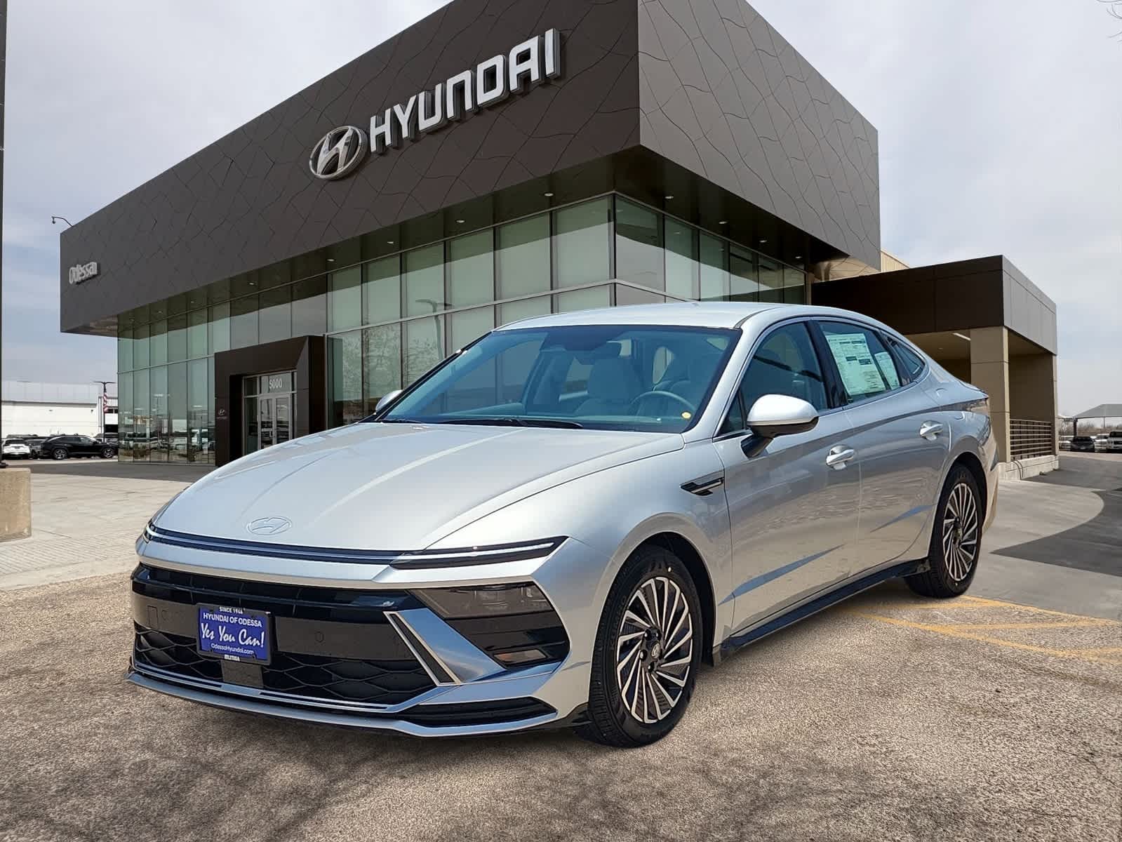 new 2025 Hyundai Sonata Hybrid car, priced at $33,080