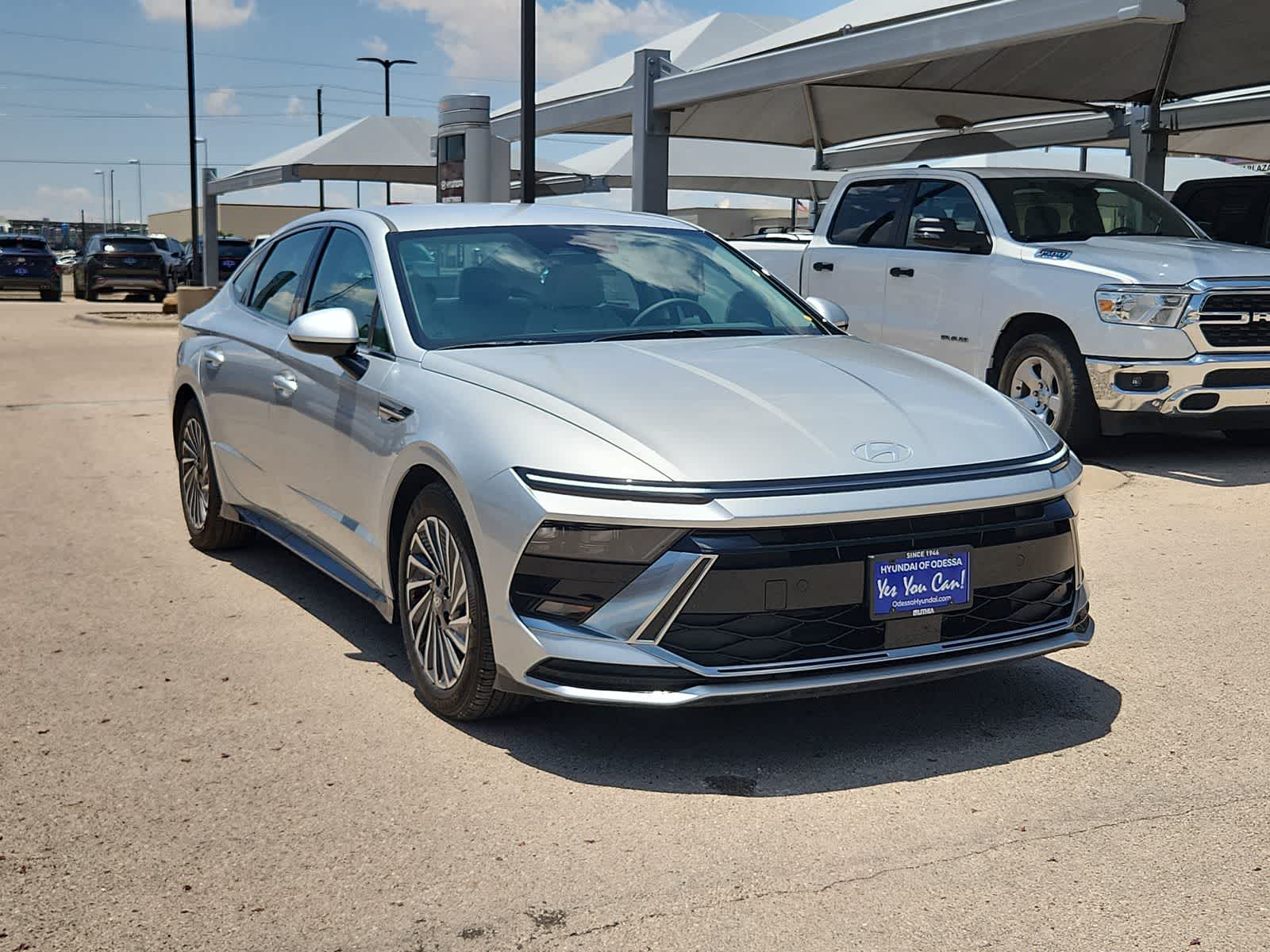new 2025 Hyundai Sonata Hybrid car, priced at $33,080