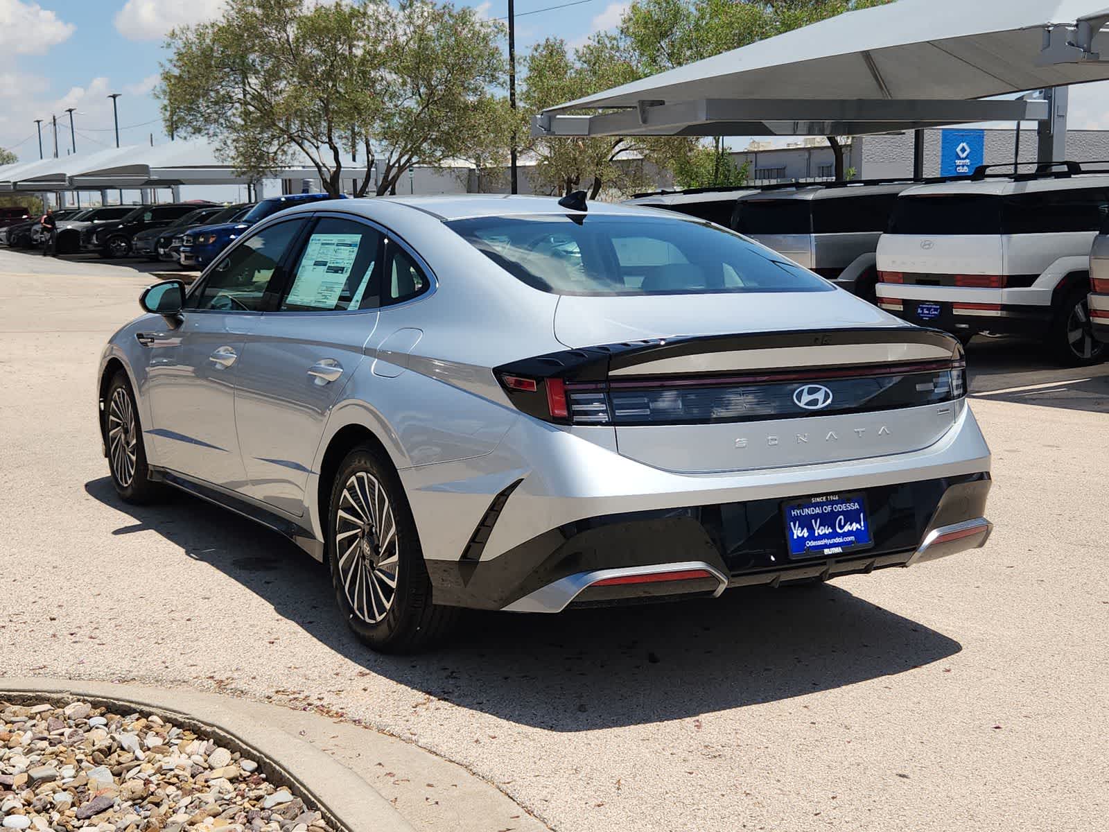 new 2025 Hyundai Sonata Hybrid car, priced at $33,080