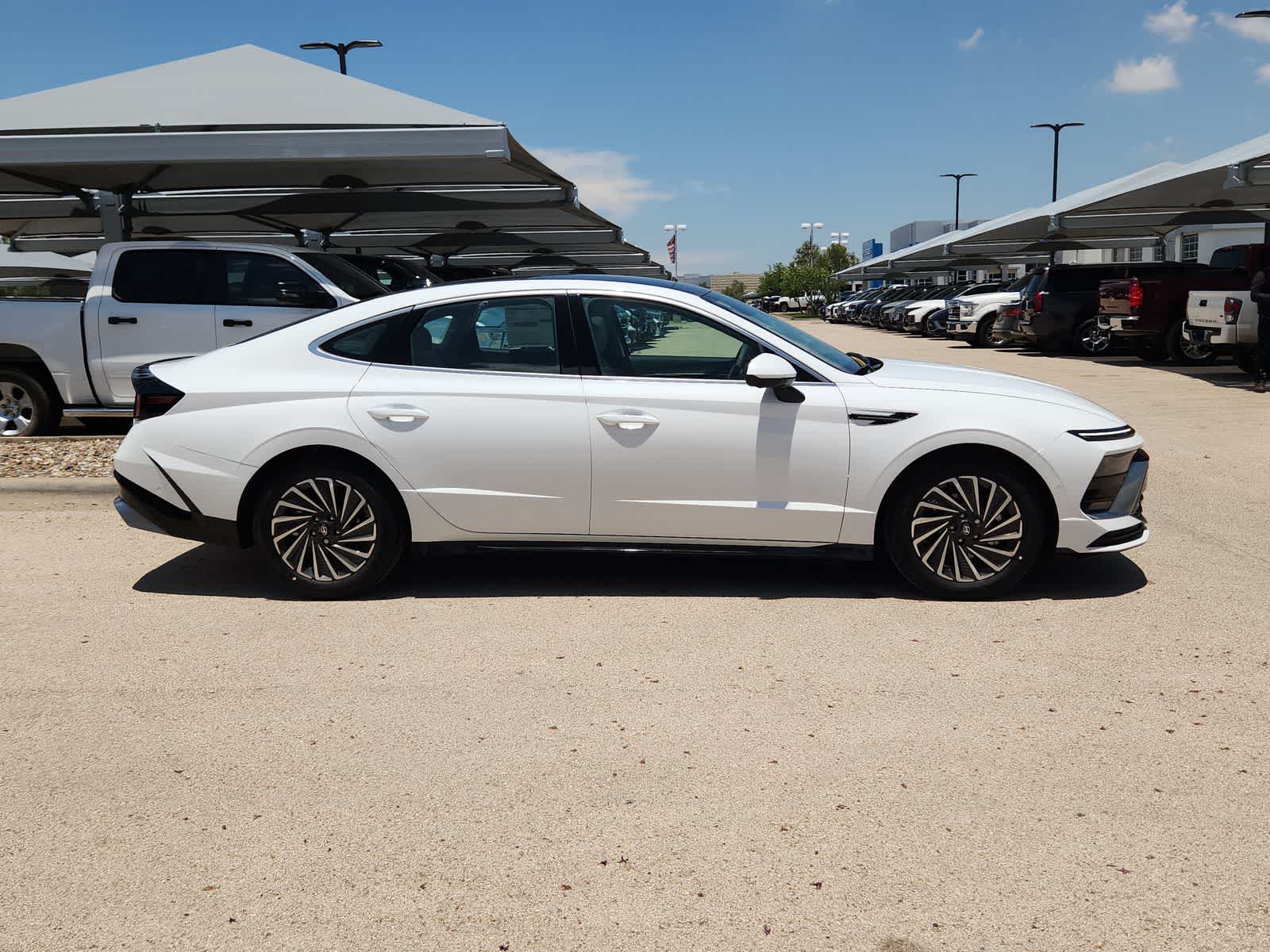 new 2025 Hyundai Sonata Hybrid car, priced at $38,148