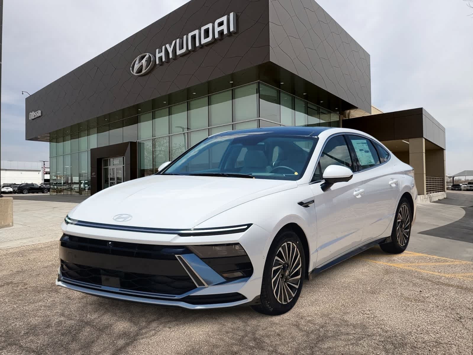 new 2025 Hyundai Sonata Hybrid car, priced at $40,148