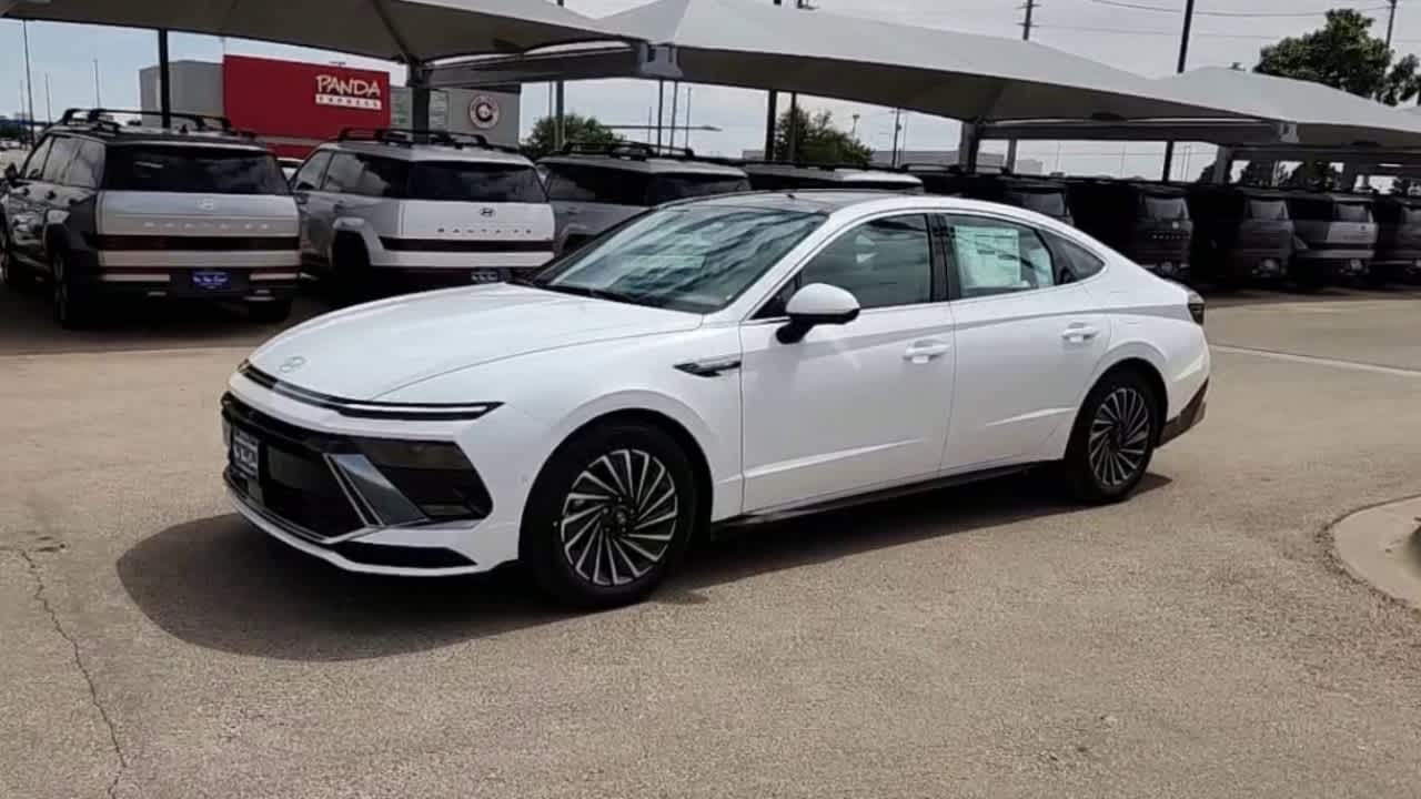 new 2025 Hyundai Sonata Hybrid car, priced at $39,935