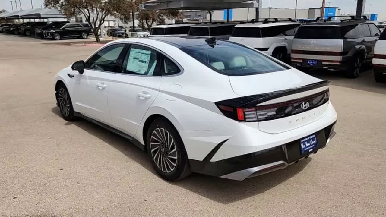 new 2025 Hyundai Sonata Hybrid car, priced at $39,935