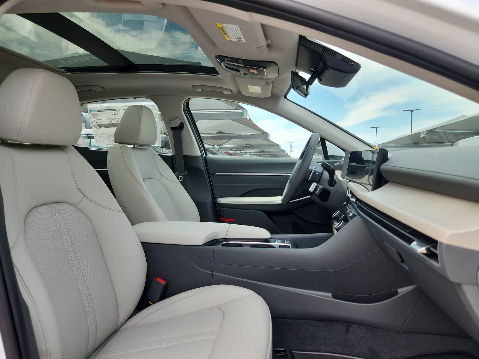 new 2025 Hyundai Sonata Hybrid car, priced at $39,935