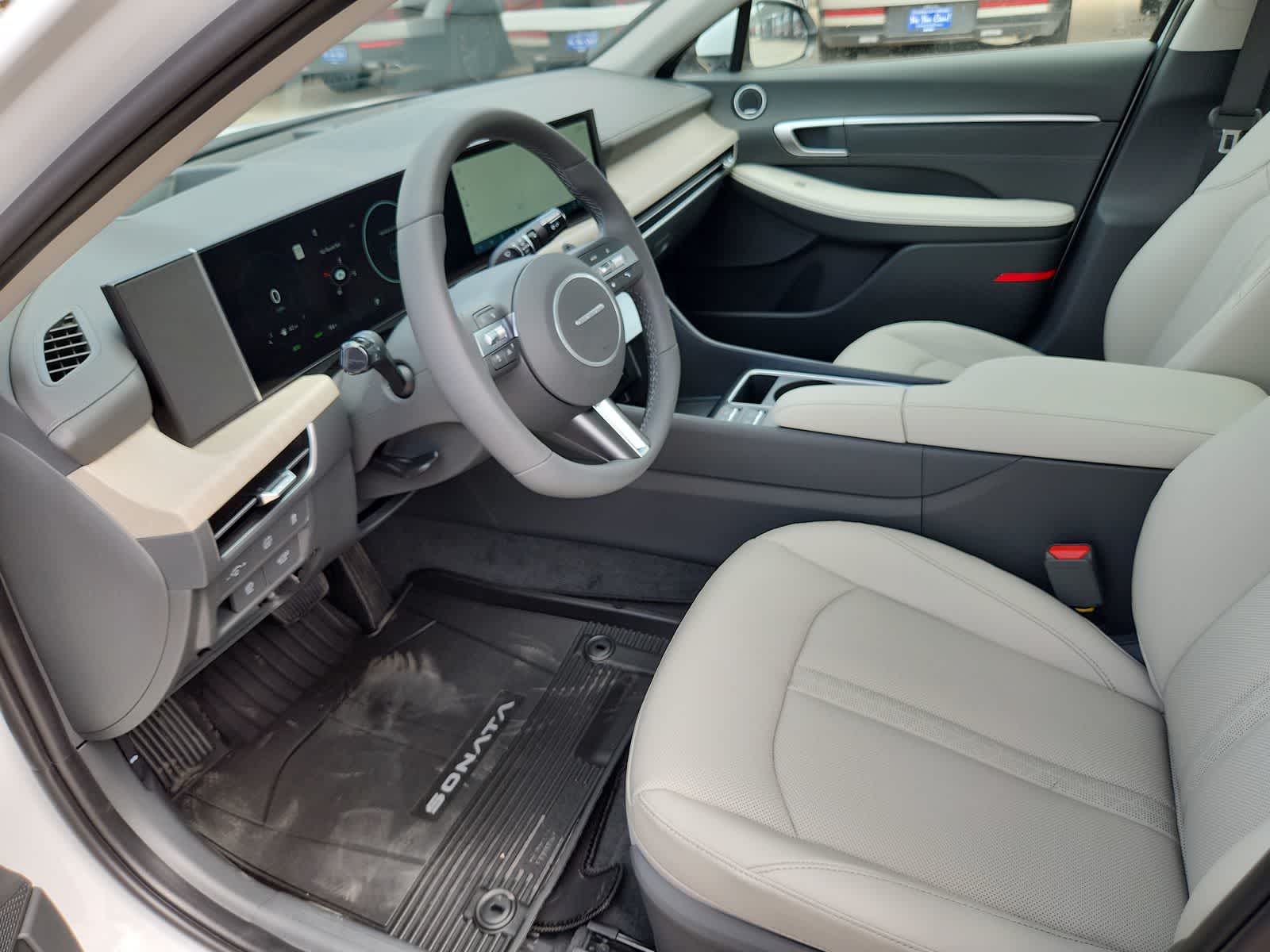 new 2025 Hyundai Sonata Hybrid car, priced at $39,935