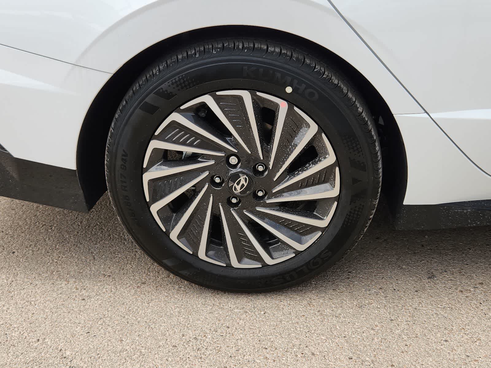 new 2025 Hyundai Sonata Hybrid car, priced at $39,935