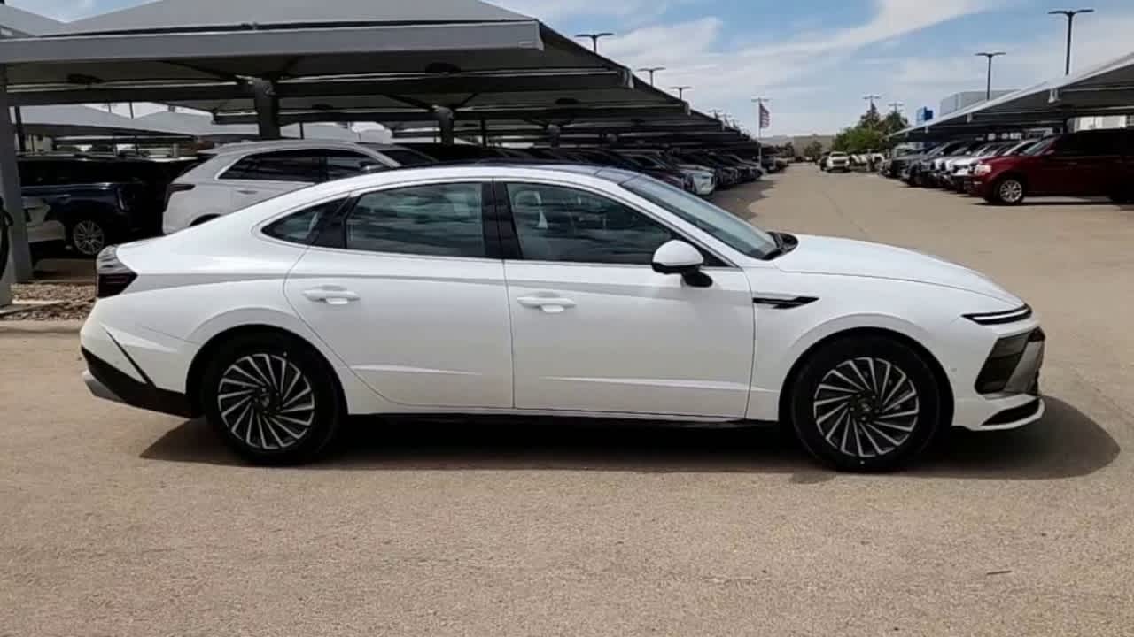 new 2025 Hyundai Sonata Hybrid car, priced at $39,935