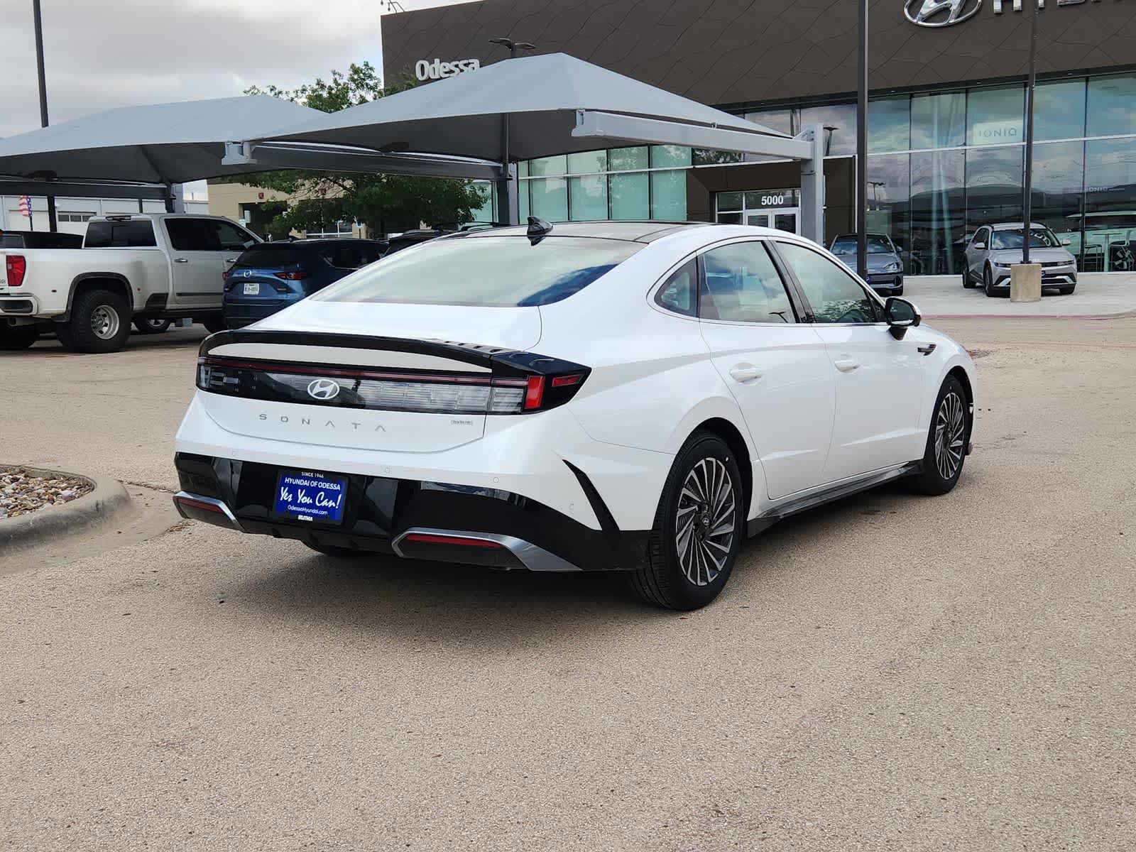 new 2025 Hyundai Sonata Hybrid car, priced at $40,148