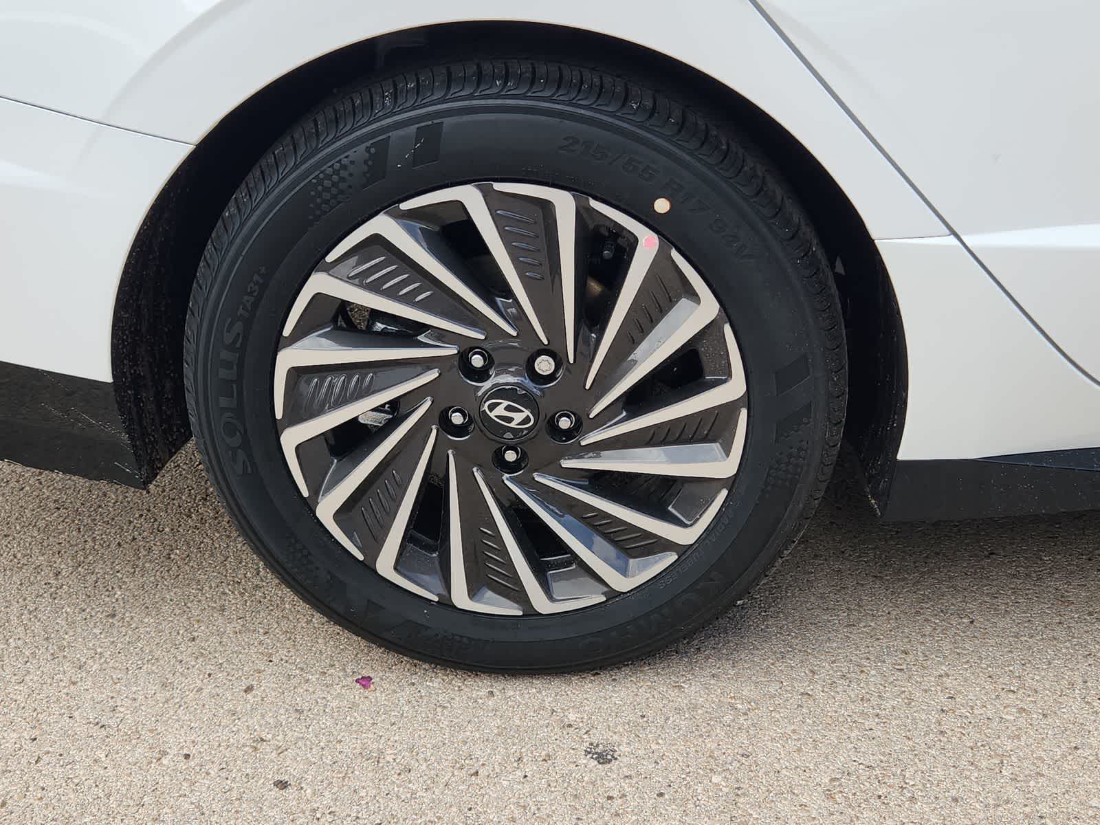new 2025 Hyundai Sonata Hybrid car, priced at $40,148