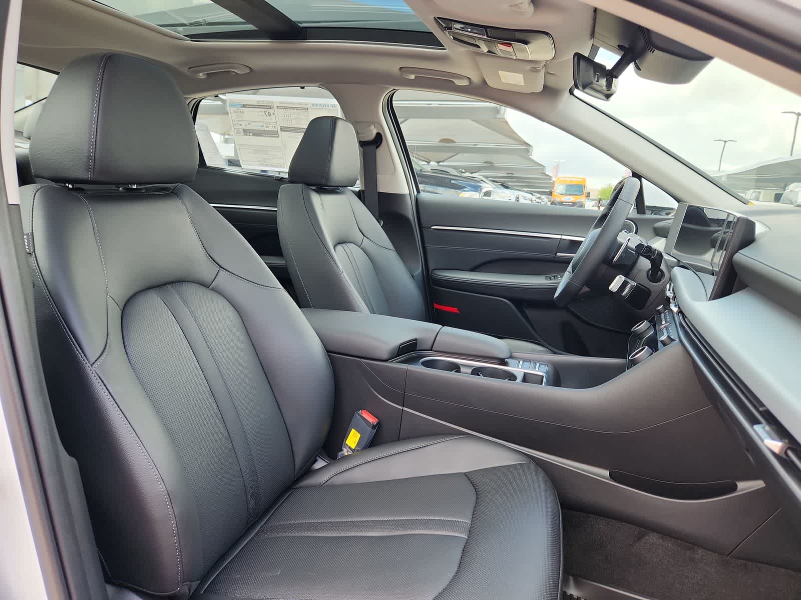 new 2025 Hyundai Sonata Hybrid car, priced at $40,148