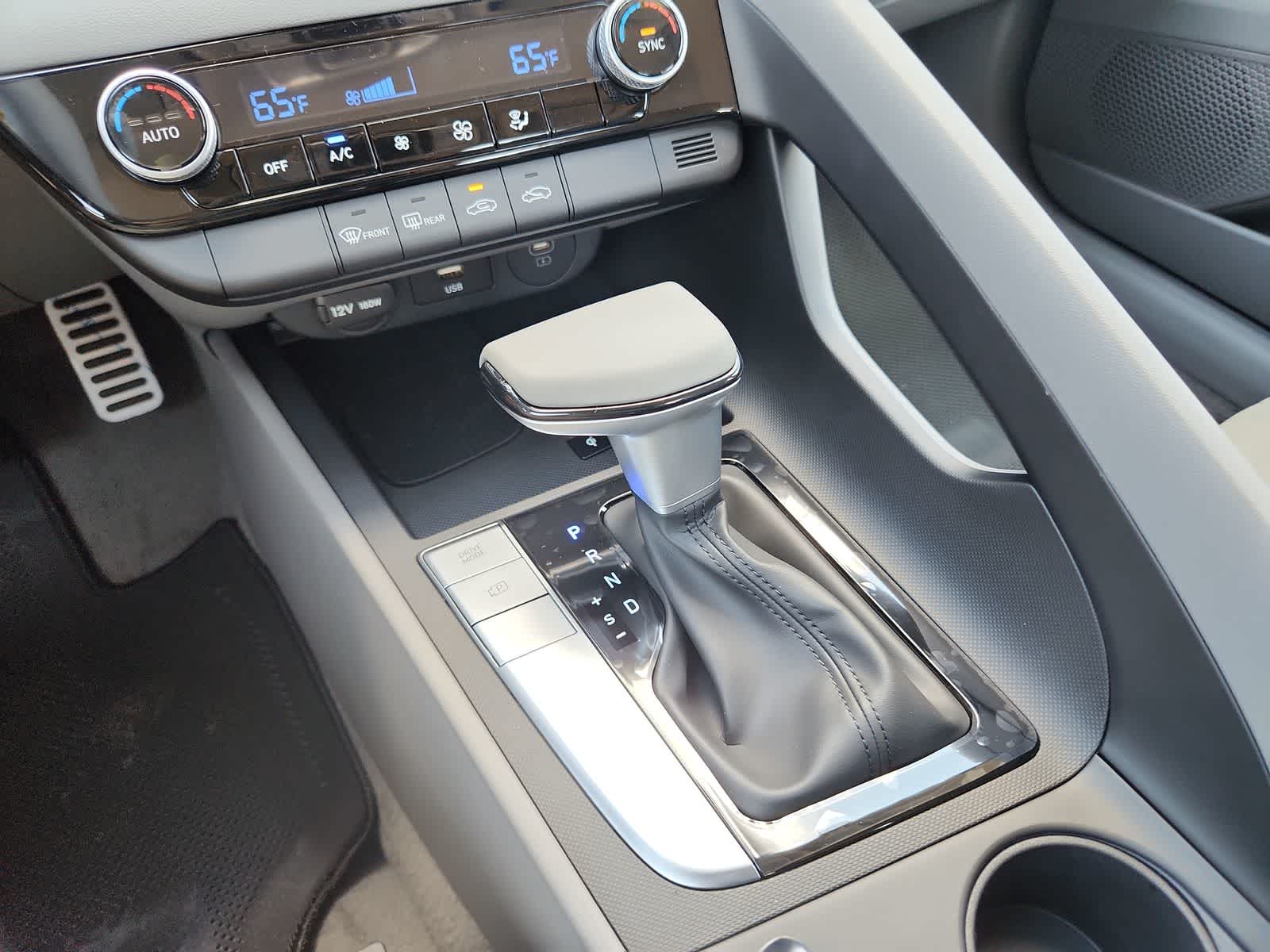 new 2025 Hyundai Elantra car, priced at $24,840