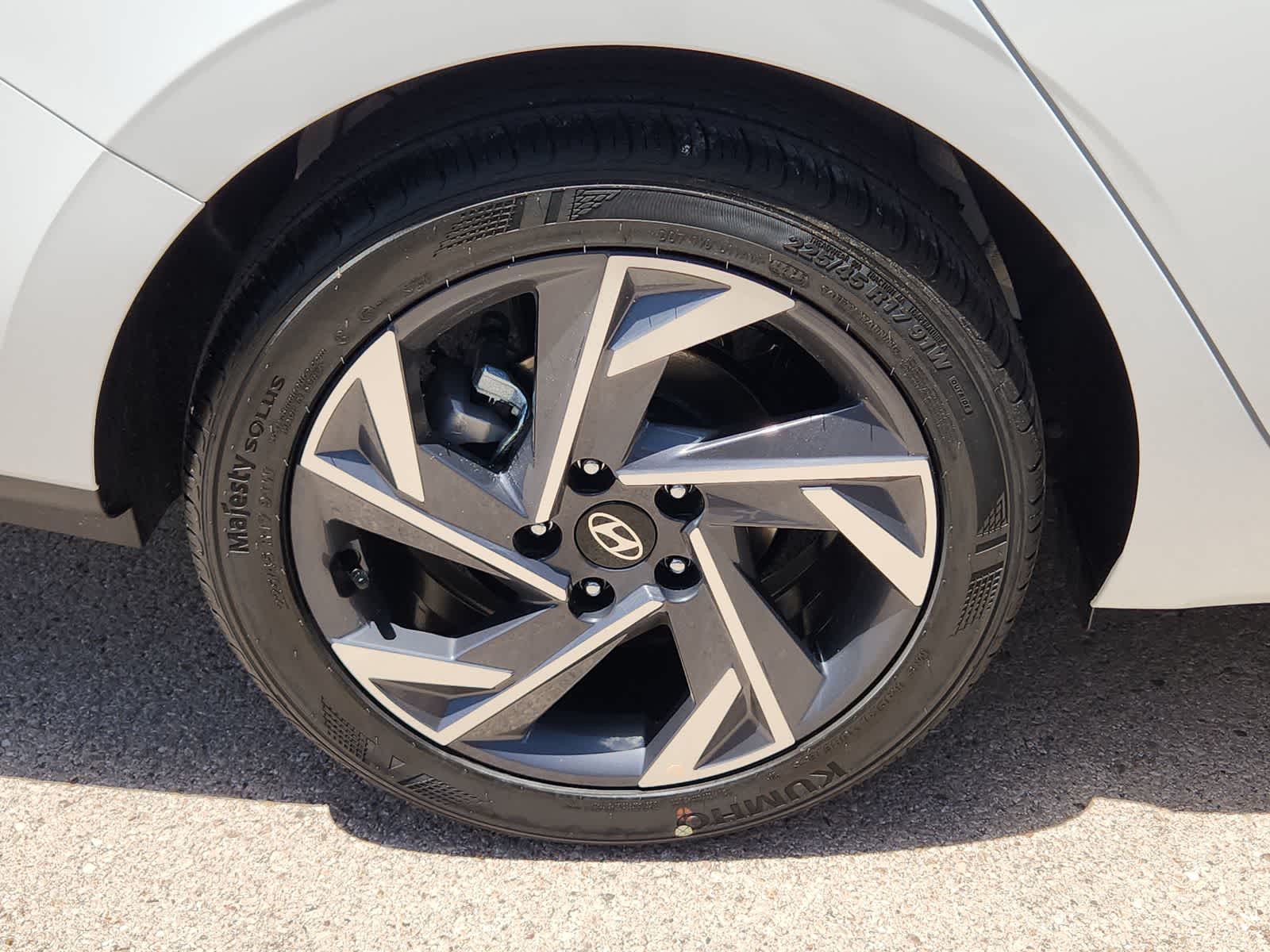 new 2025 Hyundai Elantra car, priced at $25,625
