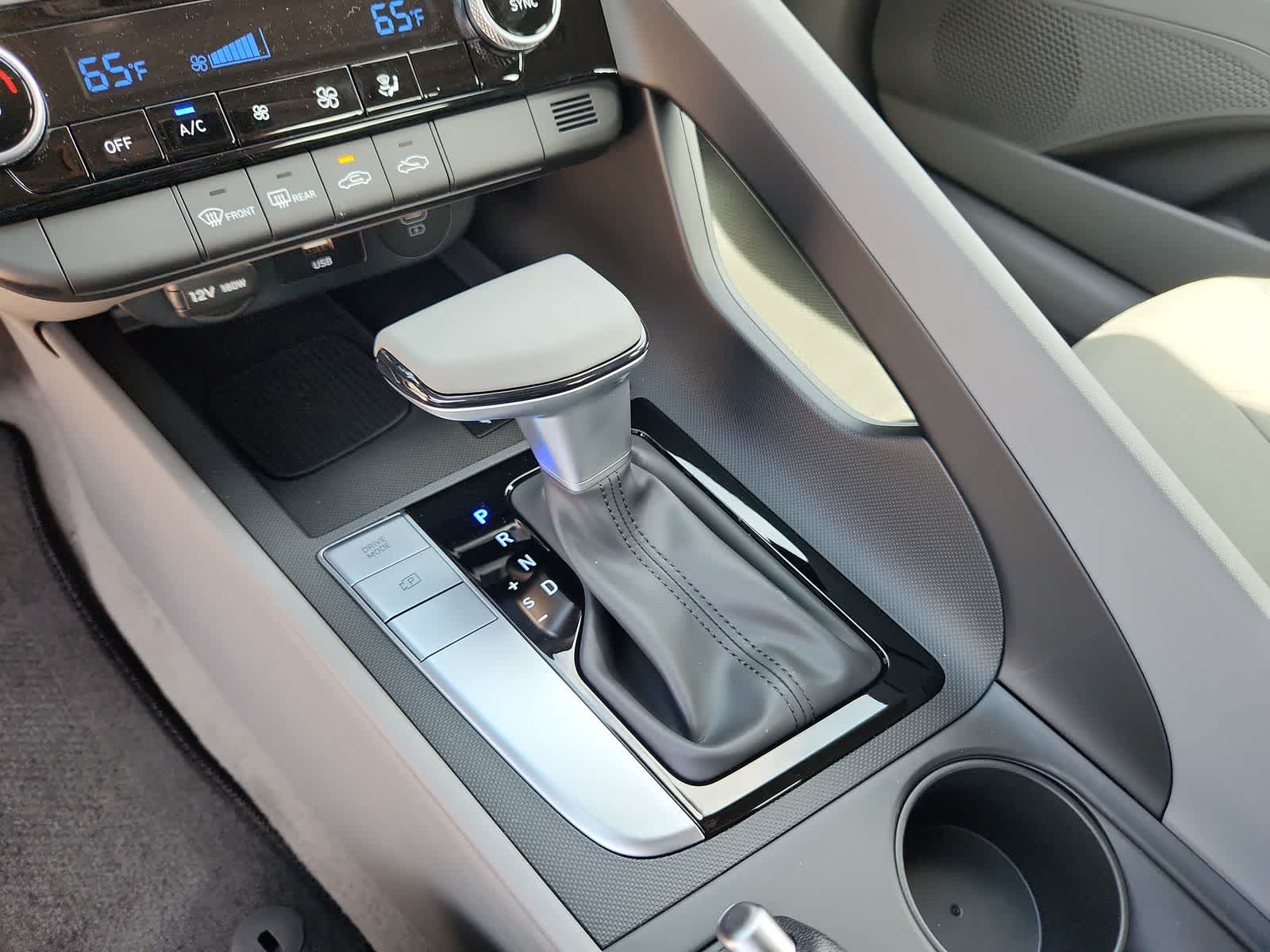 new 2025 Hyundai Elantra car, priced at $25,135
