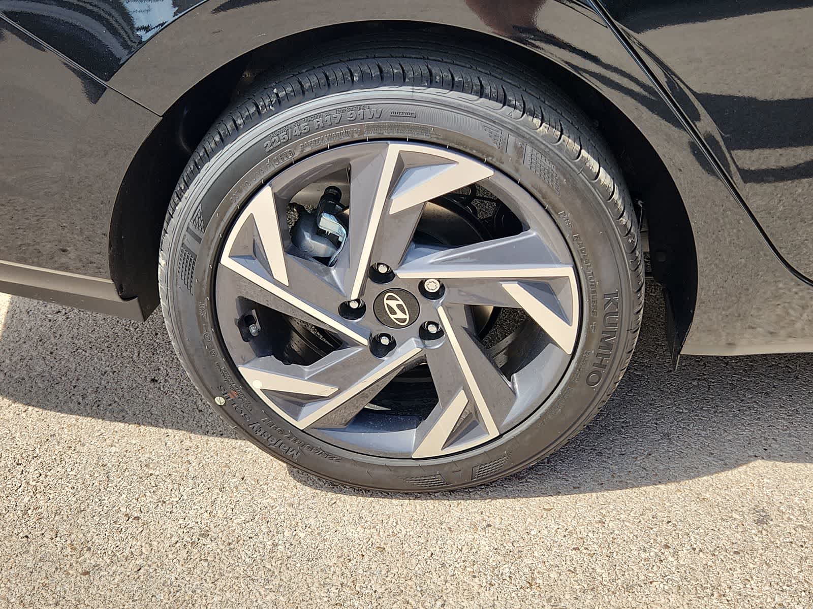new 2025 Hyundai Elantra car, priced at $25,135
