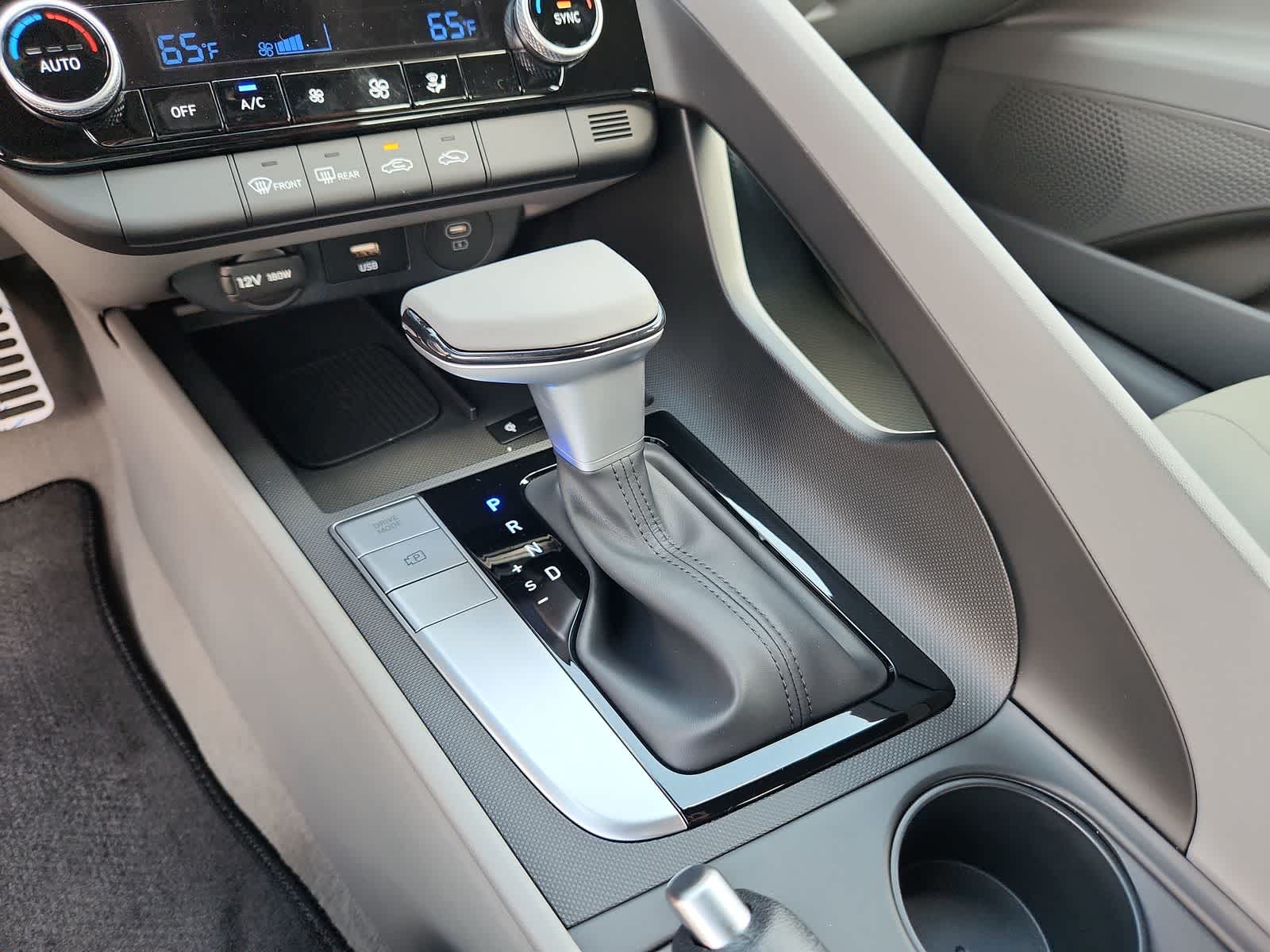 new 2025 Hyundai Elantra car, priced at $25,135