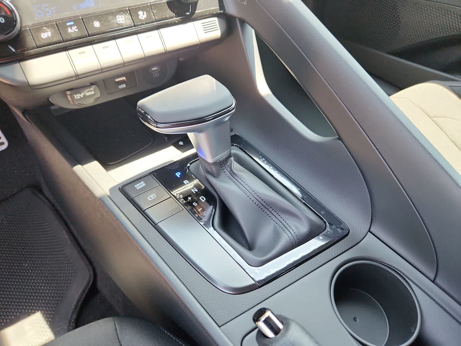 new 2025 Hyundai Elantra car, priced at $25,135