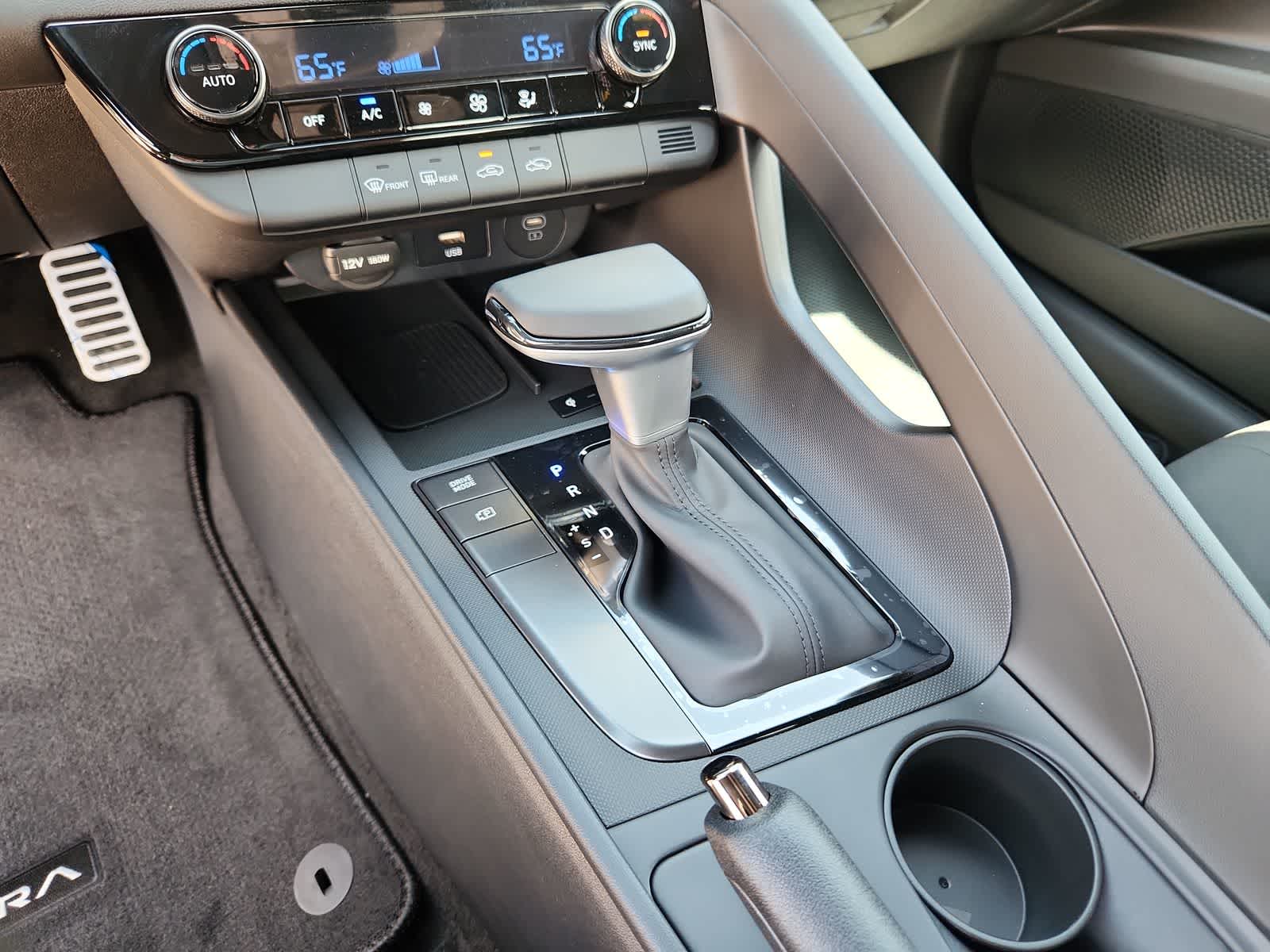 new 2025 Hyundai Elantra car, priced at $25,340