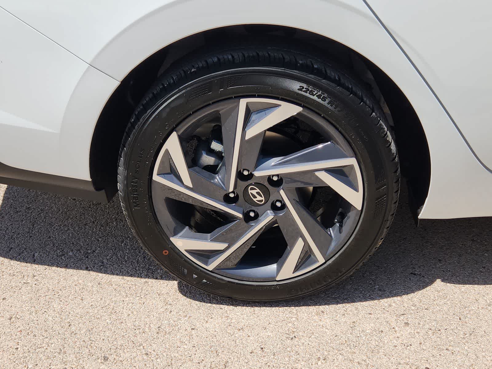 new 2025 Hyundai Elantra car, priced at $25,340