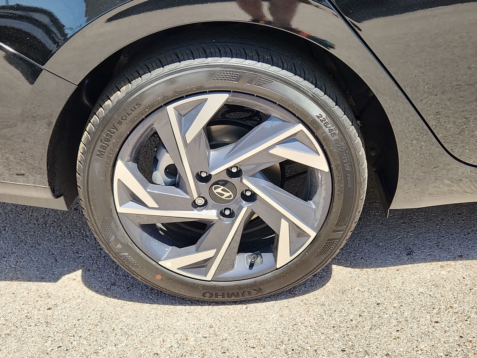 new 2025 Hyundai Elantra car, priced at $25,125