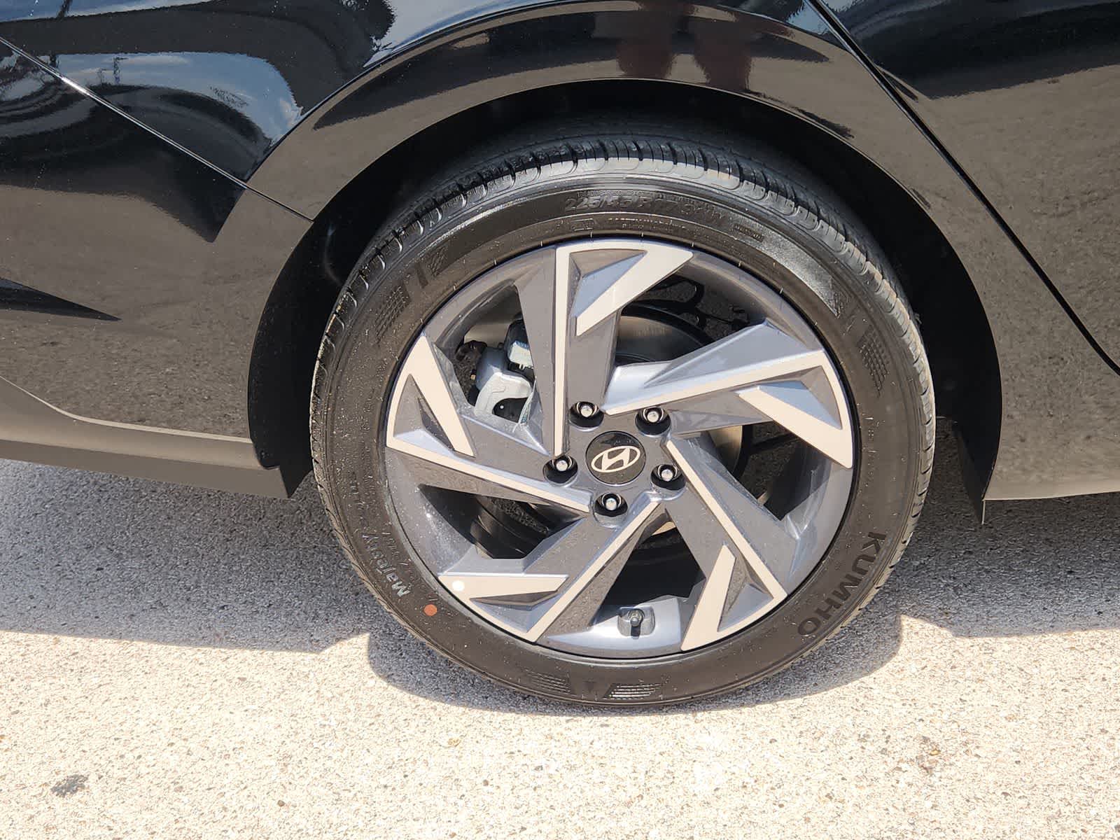 new 2025 Hyundai Elantra car, priced at $25,125